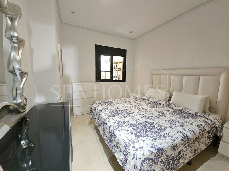 Fantastic Three-Bedroom Apartment in Las Mimosas Beach Gardens, Nueva Andalucía
