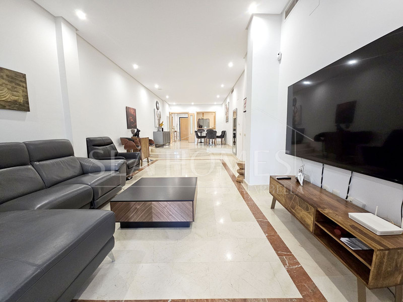 Fantastic Three-Bedroom Apartment in Las Mimosas Beach Gardens, Nueva Andalucía