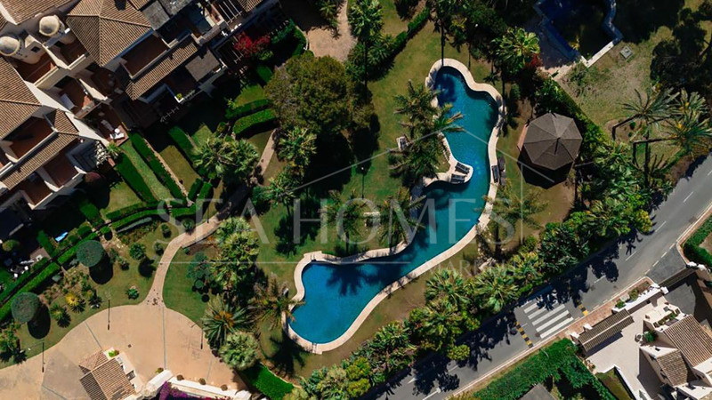 Fantastic Three-Bedroom Apartment in Las Mimosas Beach Gardens, Nueva Andalucía