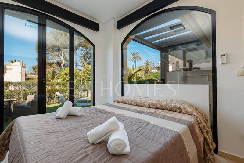 Fantastic Three-Bedroom Apartment in Las Mimosas Beach Gardens, Nueva Andalucía