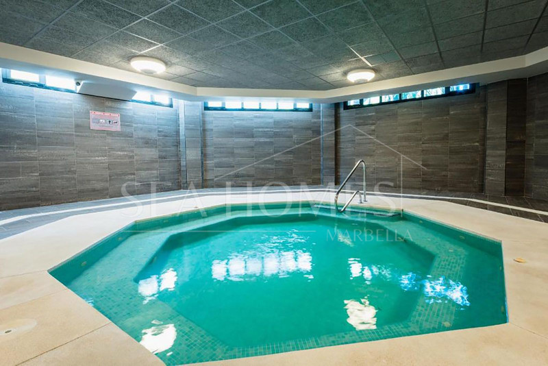 Fantastic Three-Bedroom Apartment in Las Mimosas Beach Gardens, Nueva Andalucía