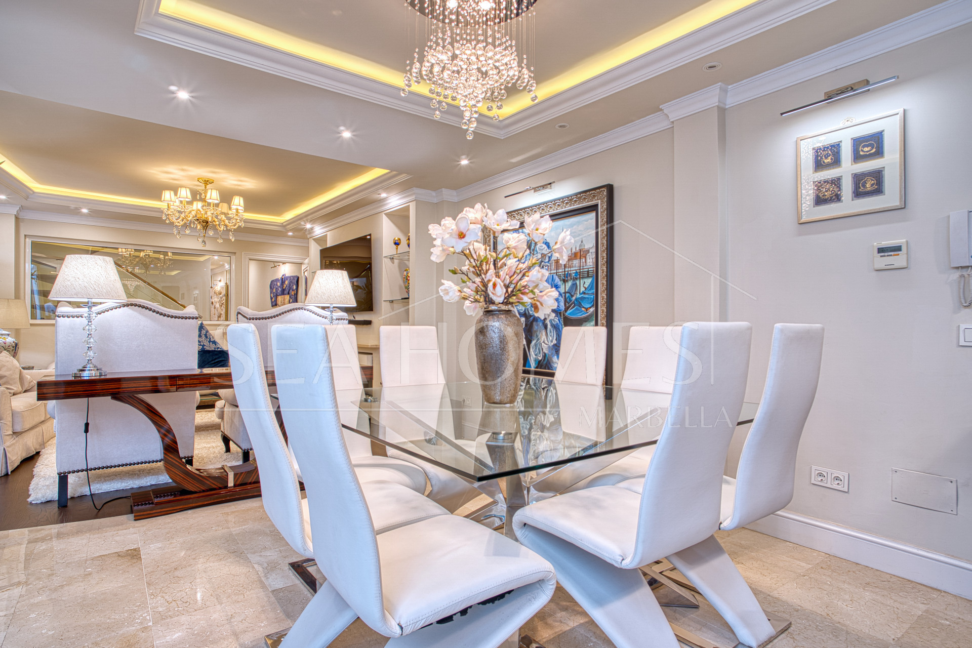 Exceptional four bedroom townhouse located in the heart of Marbella Center