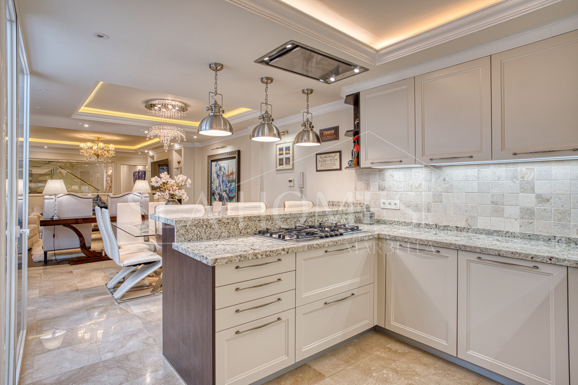 Exceptional four bedroom townhouse located in the heart of Marbella Center