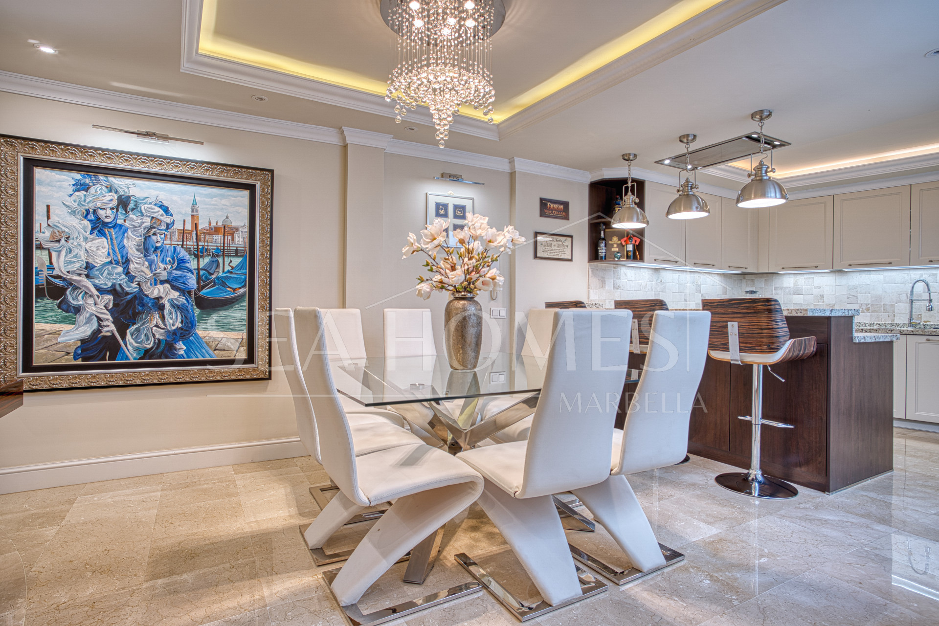 Exceptional four bedroom townhouse located in the heart of Marbella Center