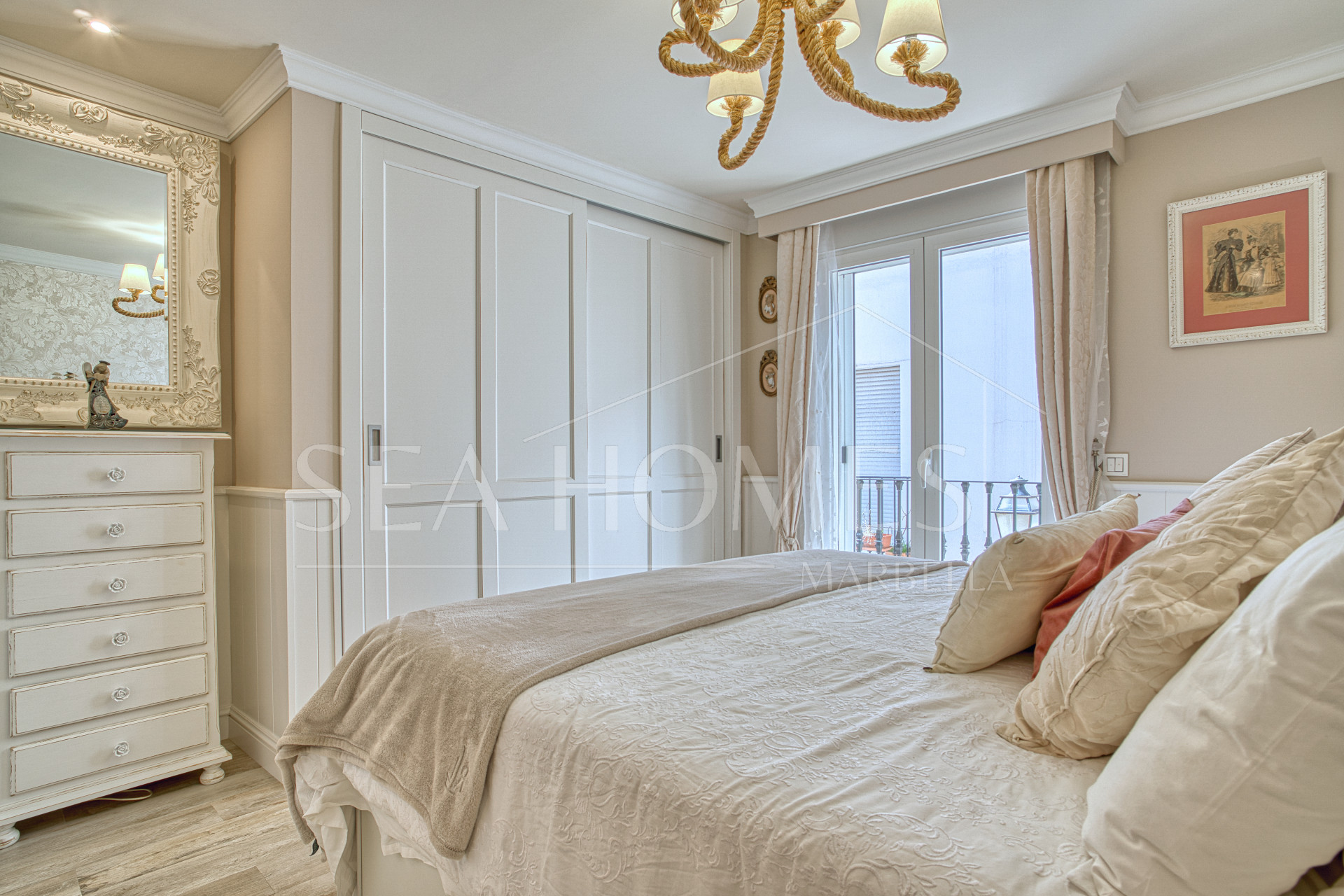 Exceptional four bedroom townhouse located in the heart of Marbella Center