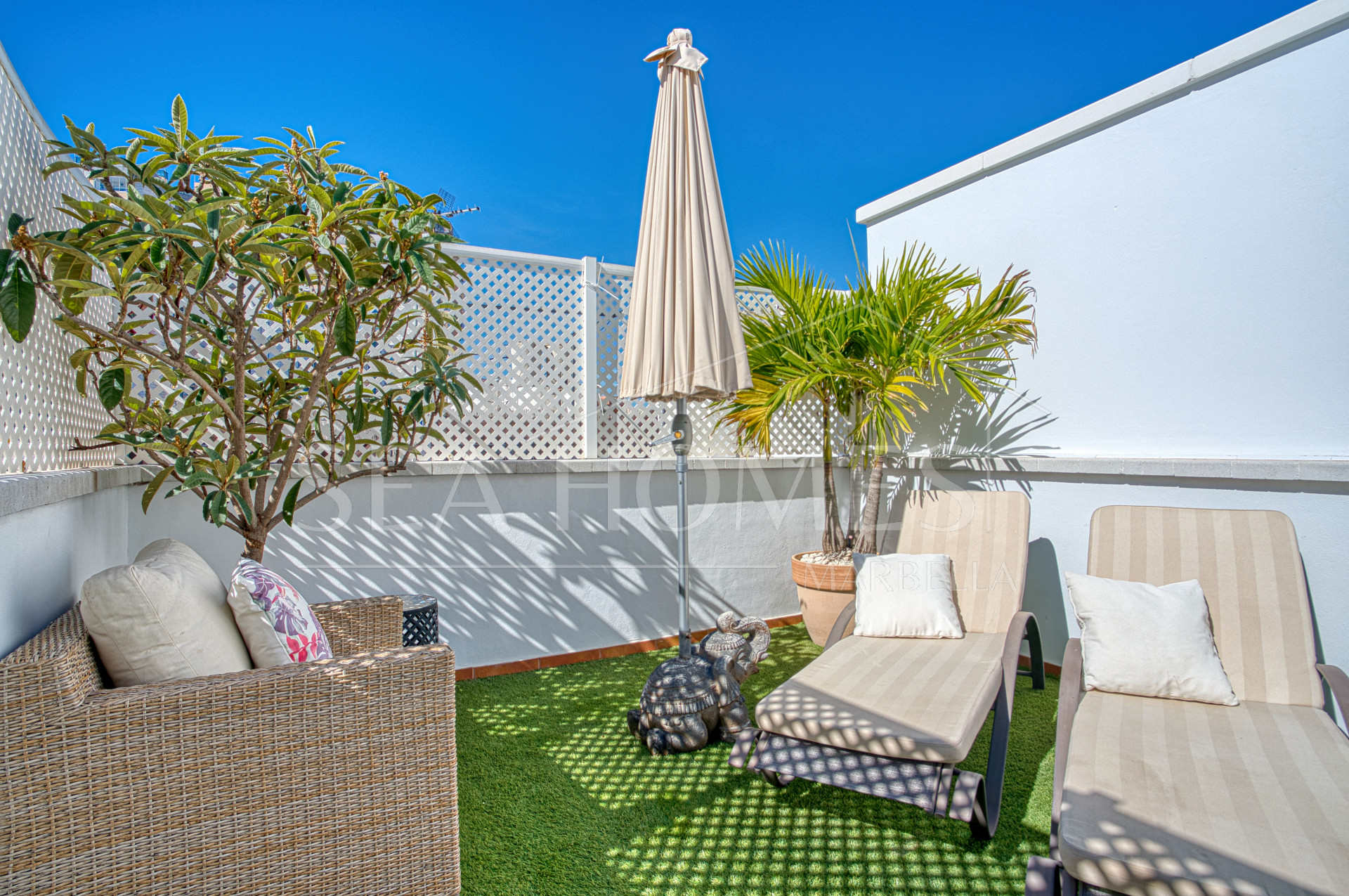 Exceptional four bedroom townhouse located in the heart of Marbella Center