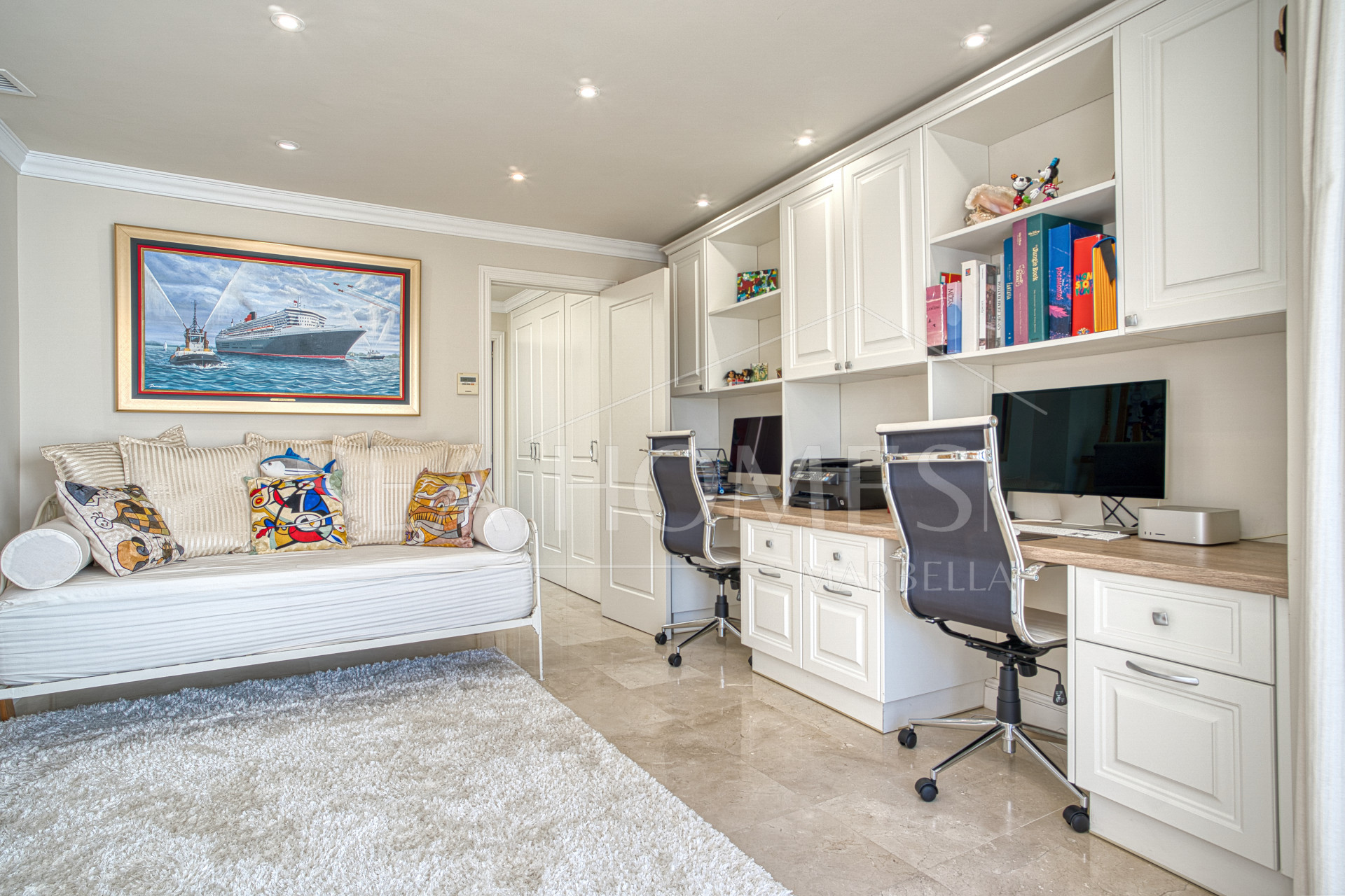 Exceptional four bedroom townhouse located in the heart of Marbella Center