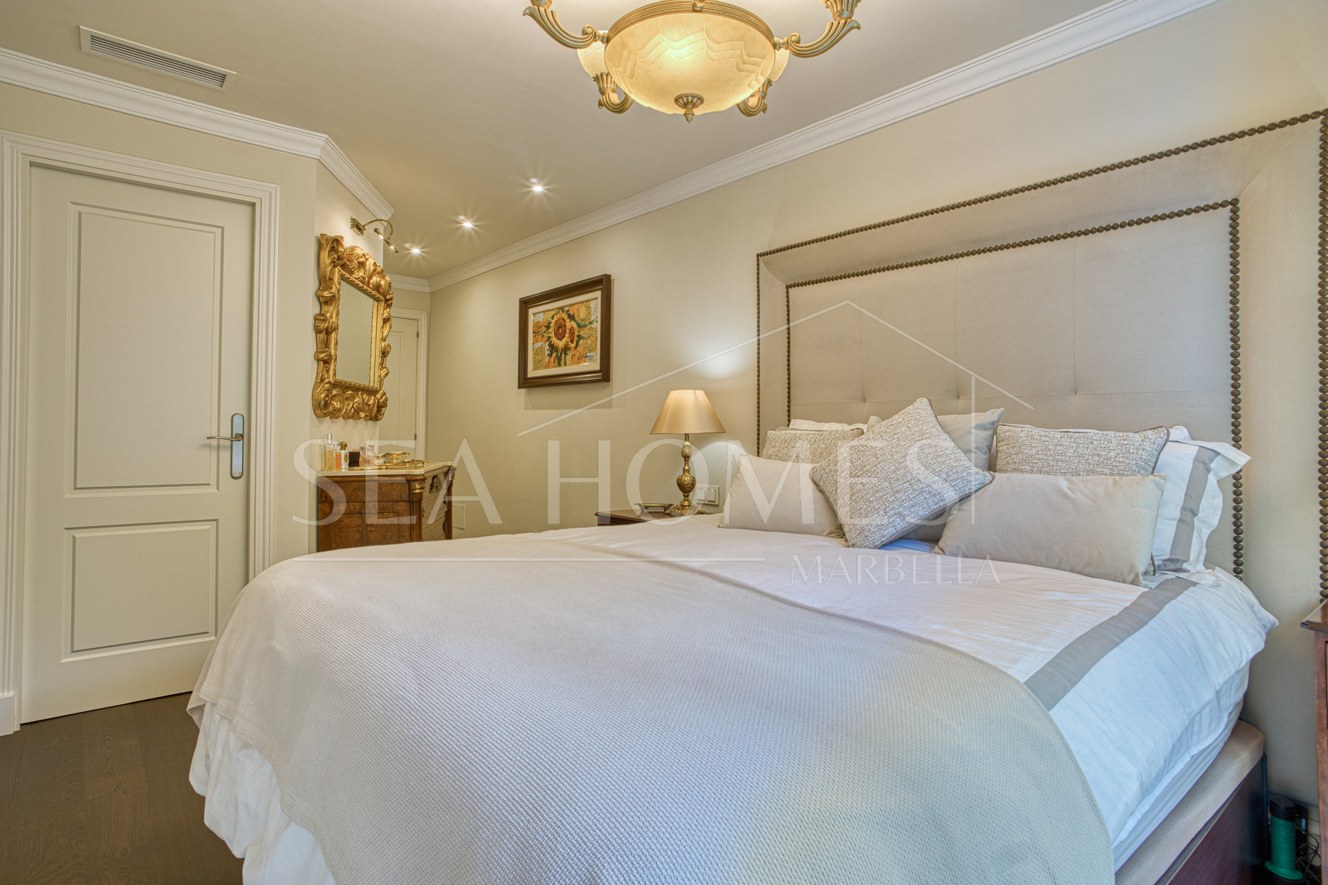Exceptional four bedroom townhouse located in the heart of Marbella Center