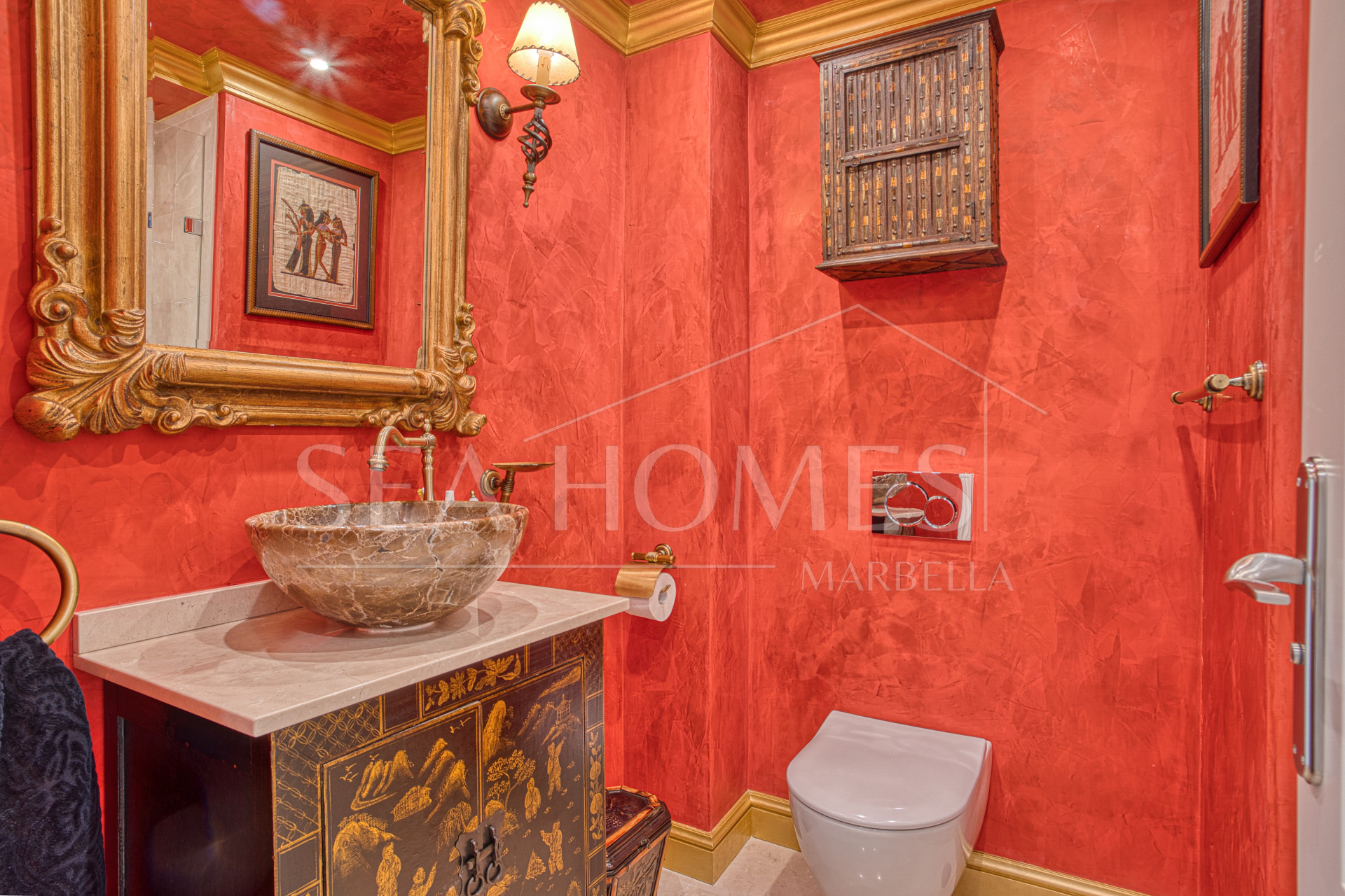 Exceptional four bedroom townhouse located in the heart of Marbella Center