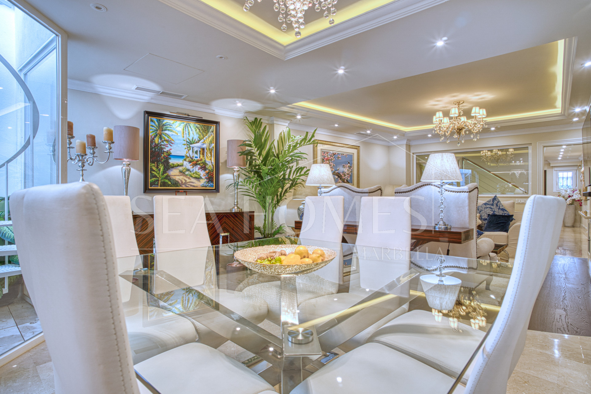 Exceptional four bedroom townhouse located in the heart of Marbella Center
