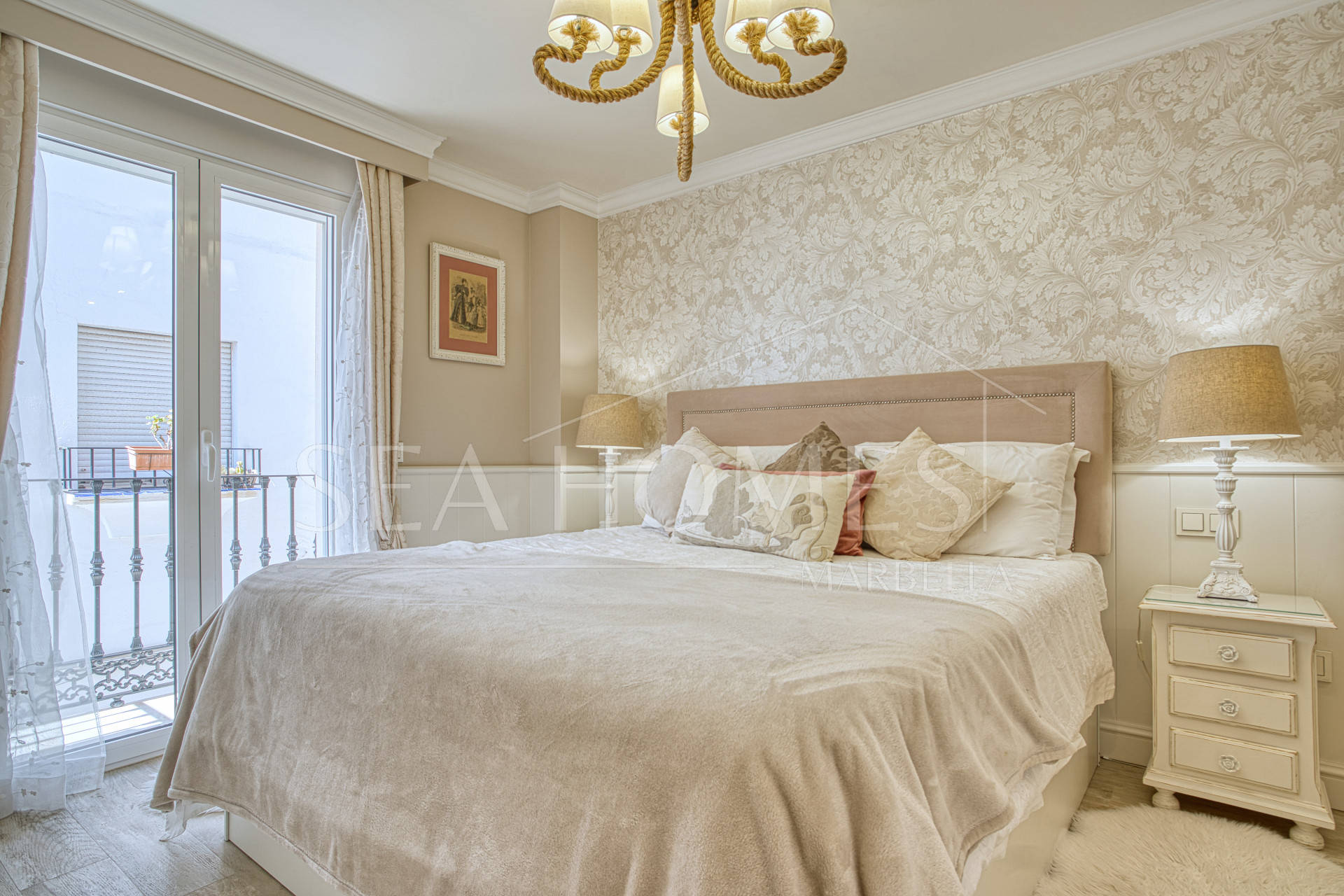 Exceptional four bedroom townhouse located in the heart of Marbella Center