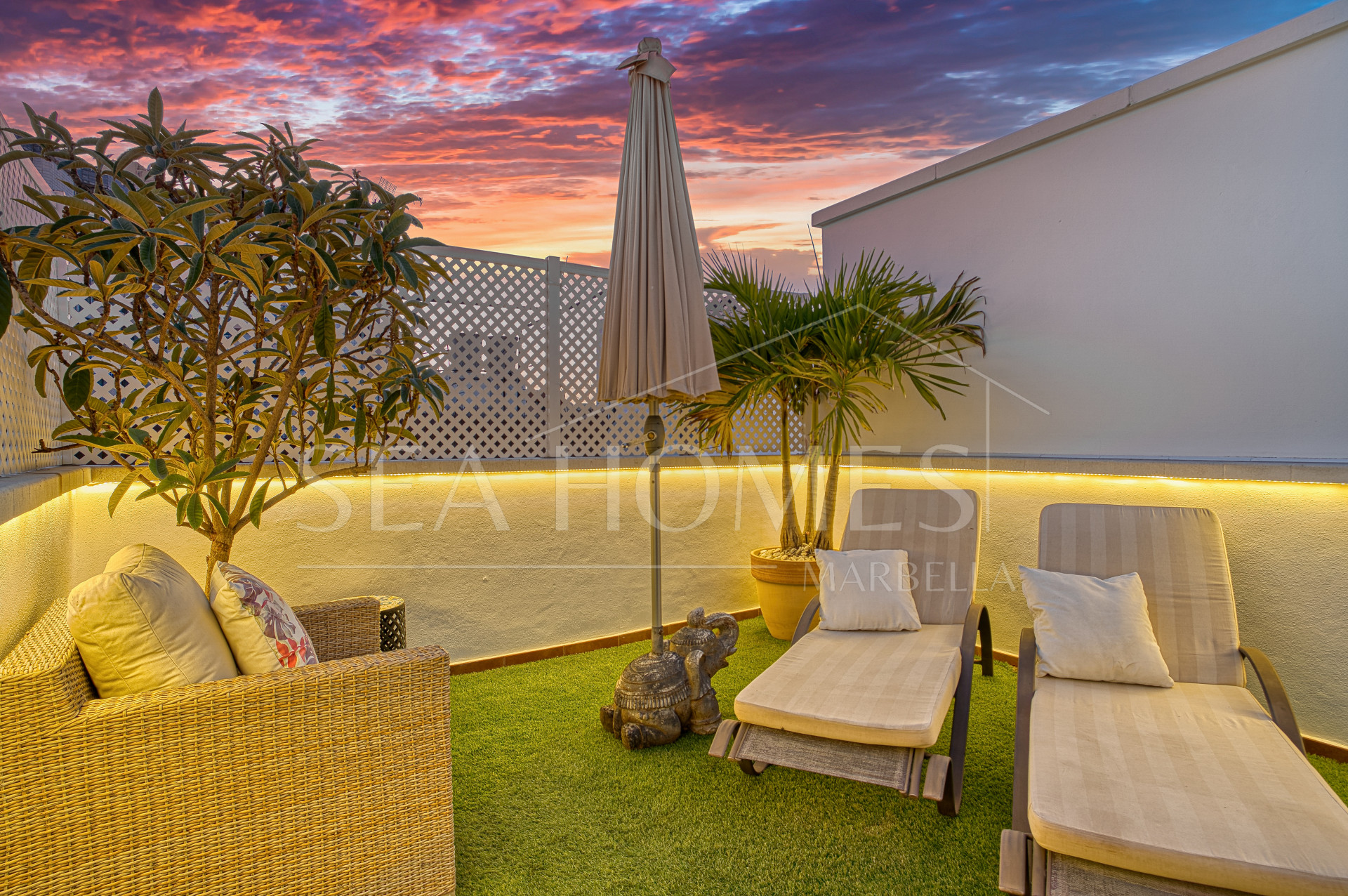 Exceptional four bedroom townhouse located in the heart of Marbella Center