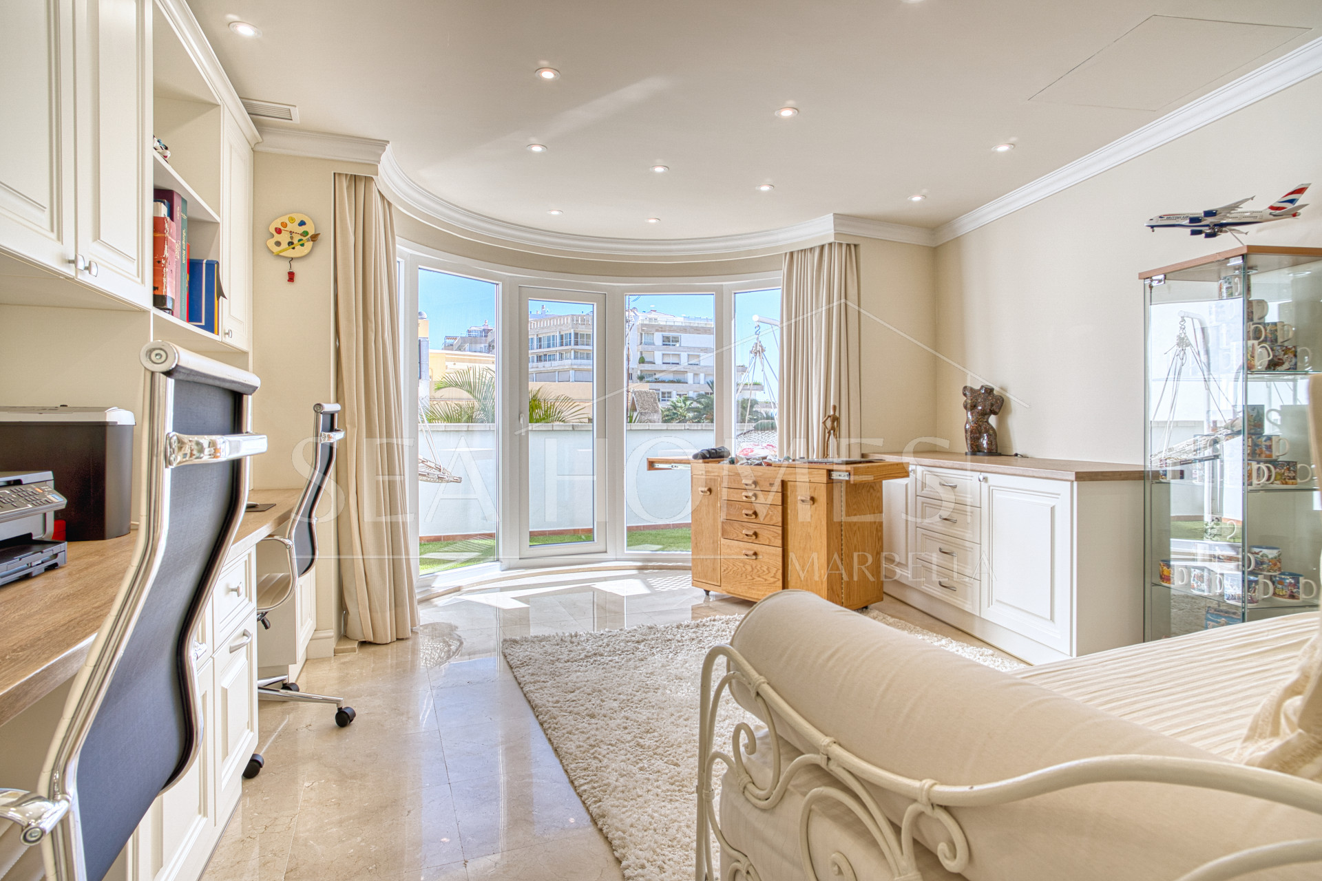 Exceptional four bedroom townhouse located in the heart of Marbella Center