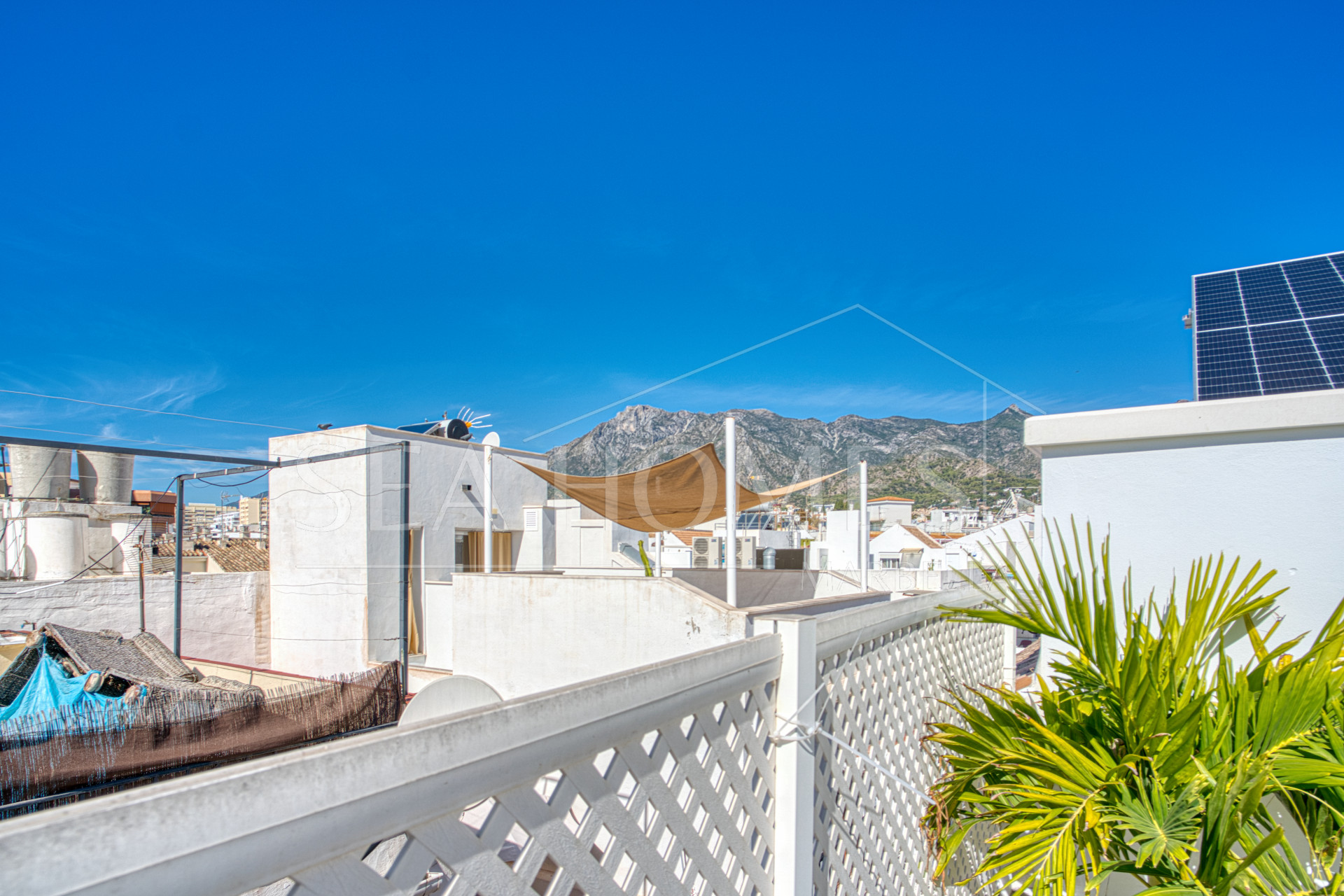 Exceptional four bedroom townhouse located in the heart of Marbella Center