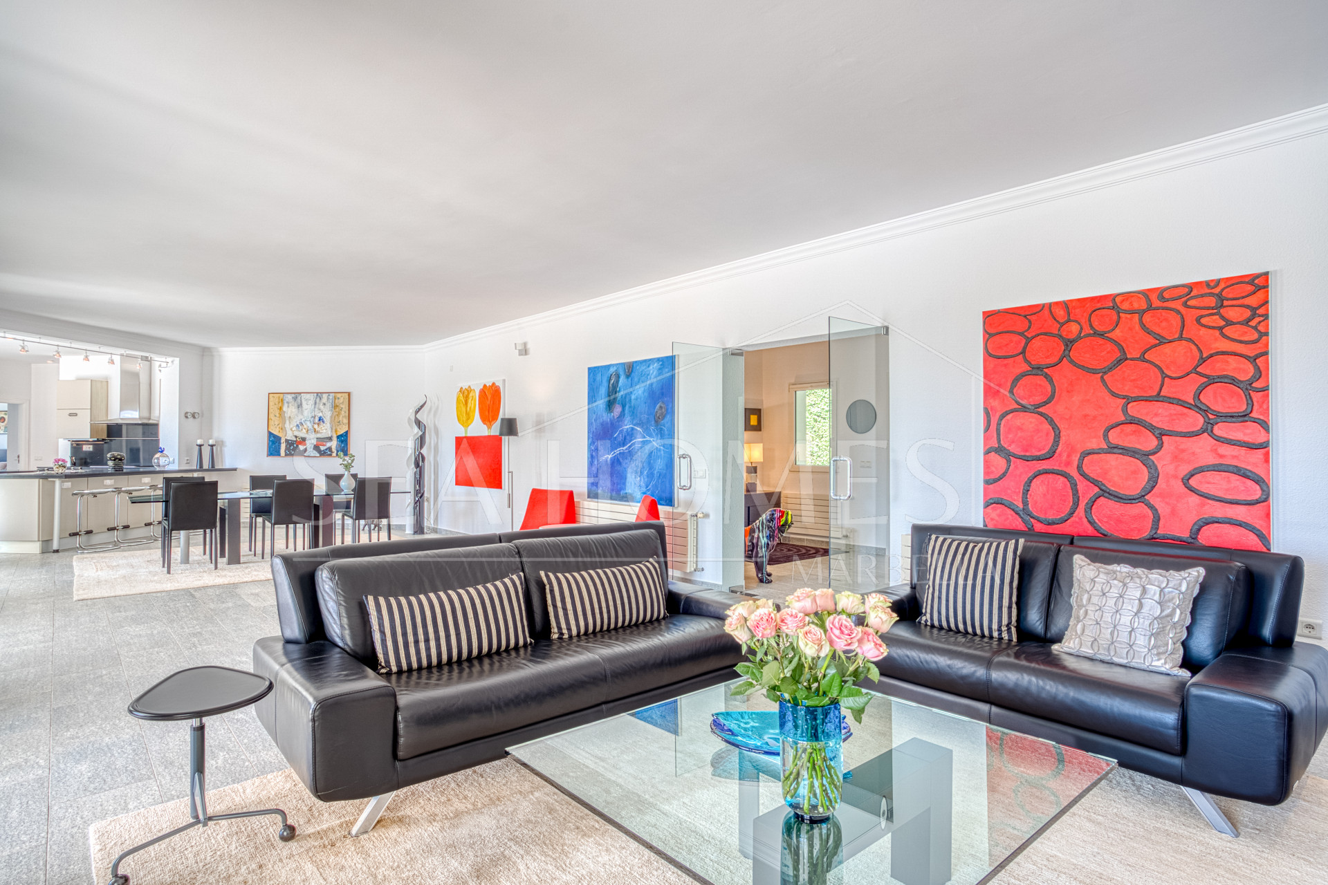 Beautiful, south facing four bedroom Villa located in the sought after area of Hacienda Las Chapas, Marbella