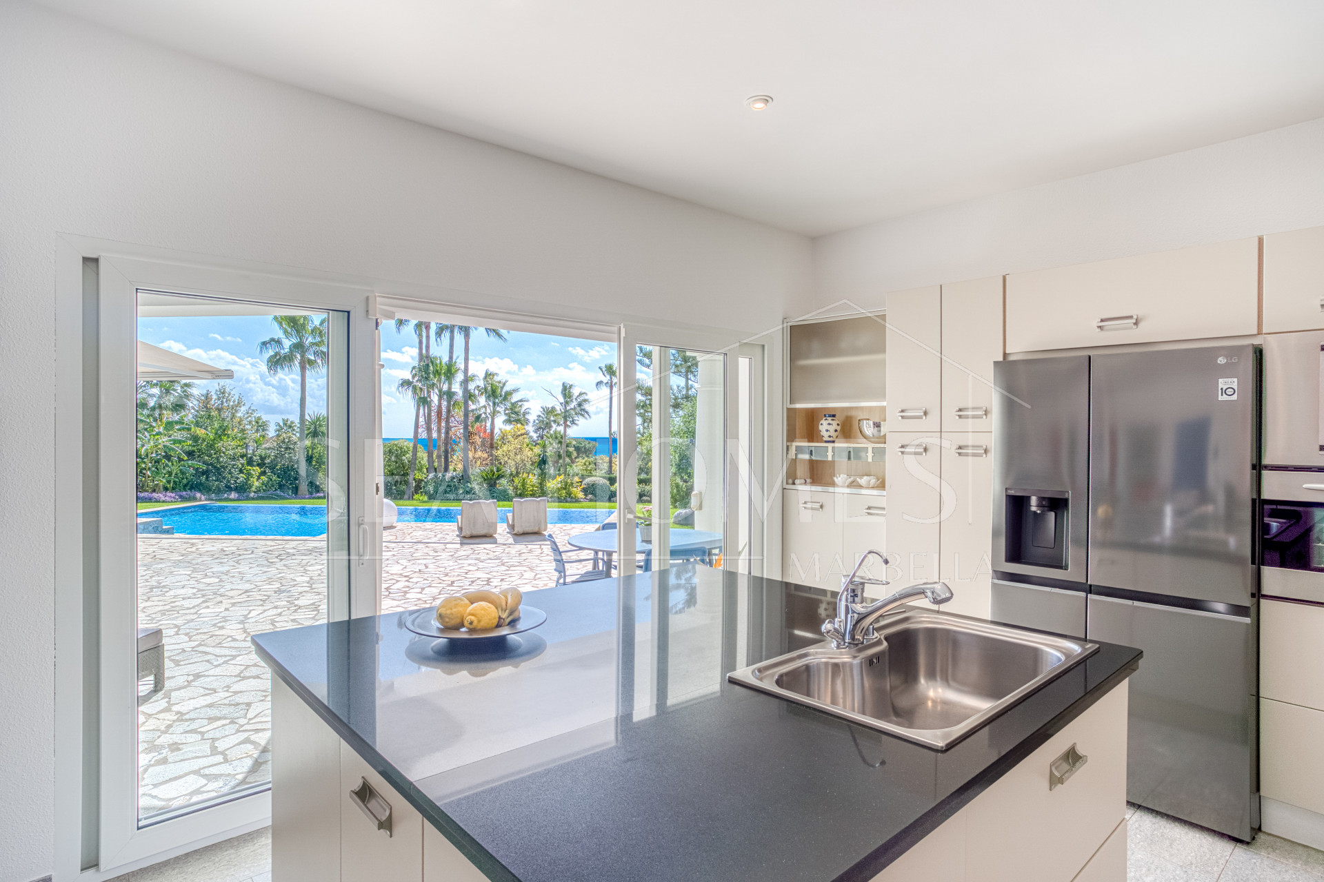 Beautiful, south facing four bedroom Villa located in the sought after area of Hacienda Las Chapas, Marbella