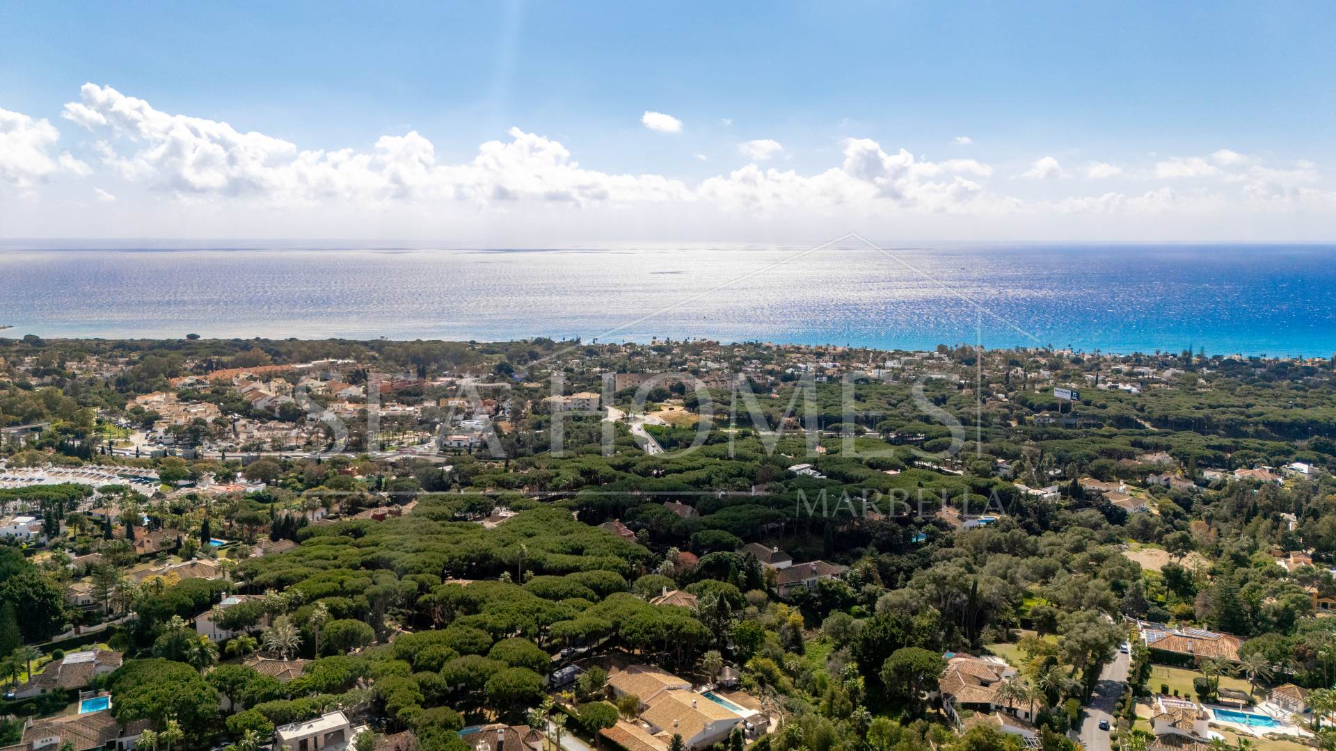 Beautiful, south facing four bedroom Villa located in the sought after area of Hacienda Las Chapas, Marbella