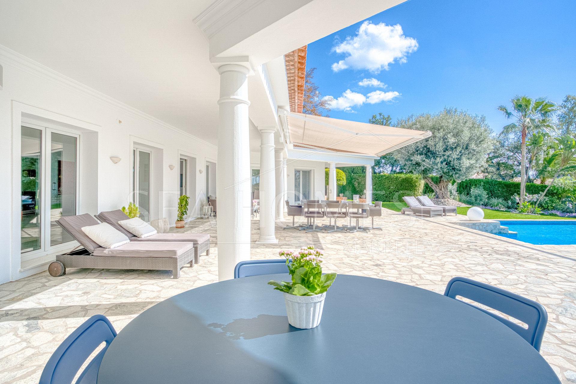 Beautiful, south facing four bedroom Villa located in the sought after area of Hacienda Las Chapas, Marbella