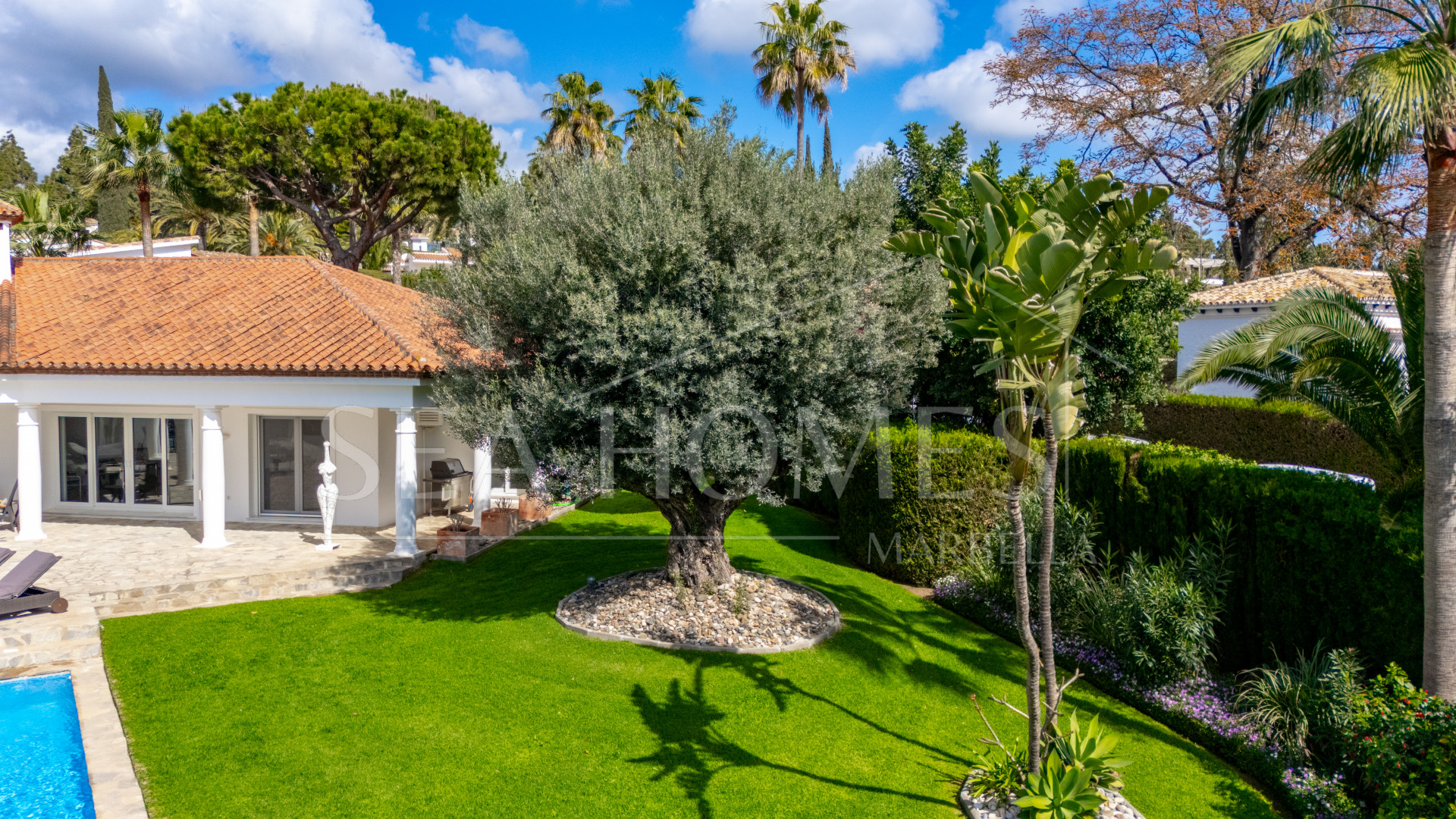 Beautiful, south facing four bedroom Villa located in the sought after area of Hacienda Las Chapas, Marbella