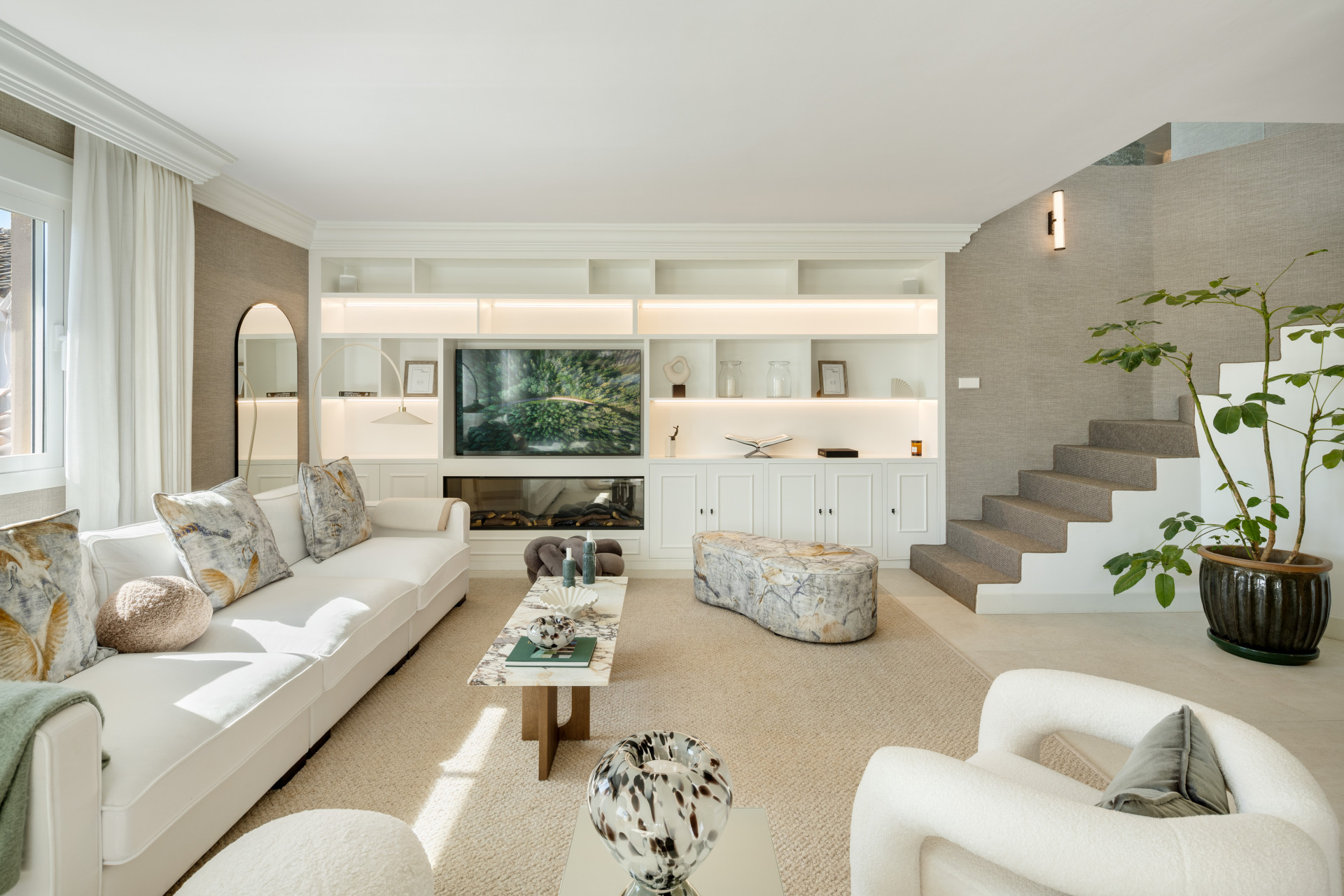 Beautiful five bedroom apartment with breathtaking views in Nagüeles, Marbella Golden Mile