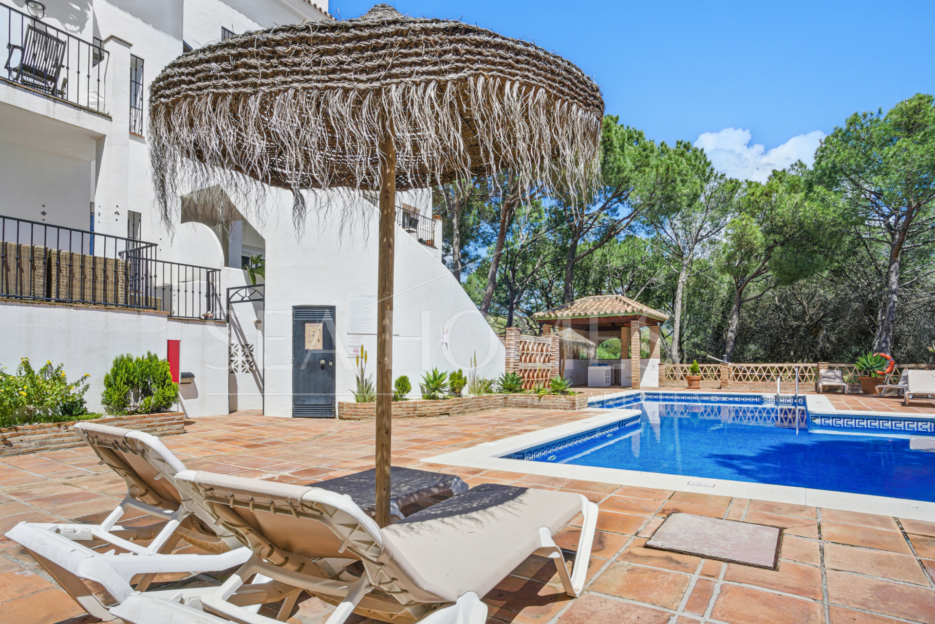 Spacious four-bedroom, duplex penthouse in the Los Pinos de Aloha complex, Nueva Andalucía, Marbella