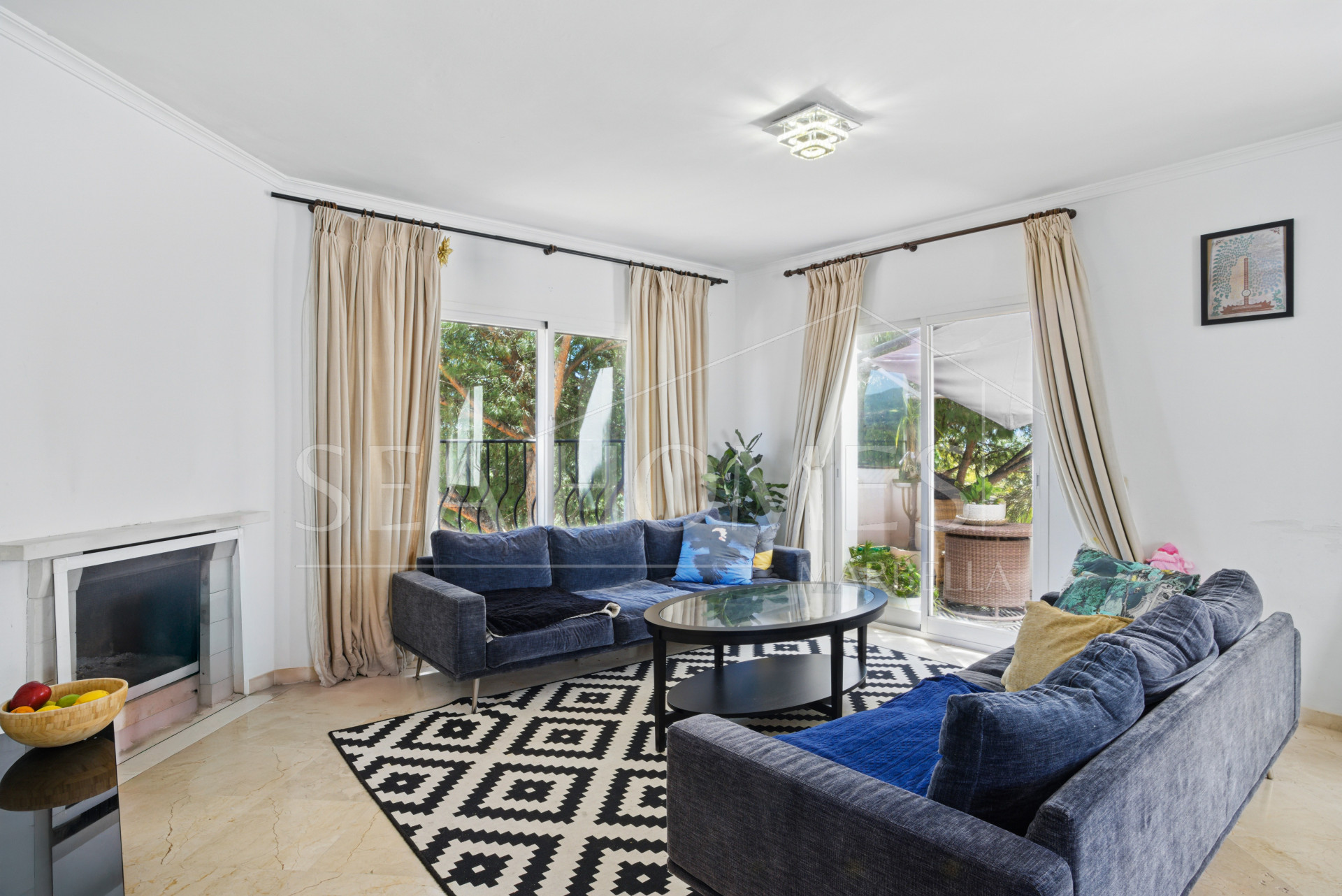Spacious four-bedroom, duplex penthouse in the Los Pinos de Aloha complex, Nueva Andalucía, Marbella