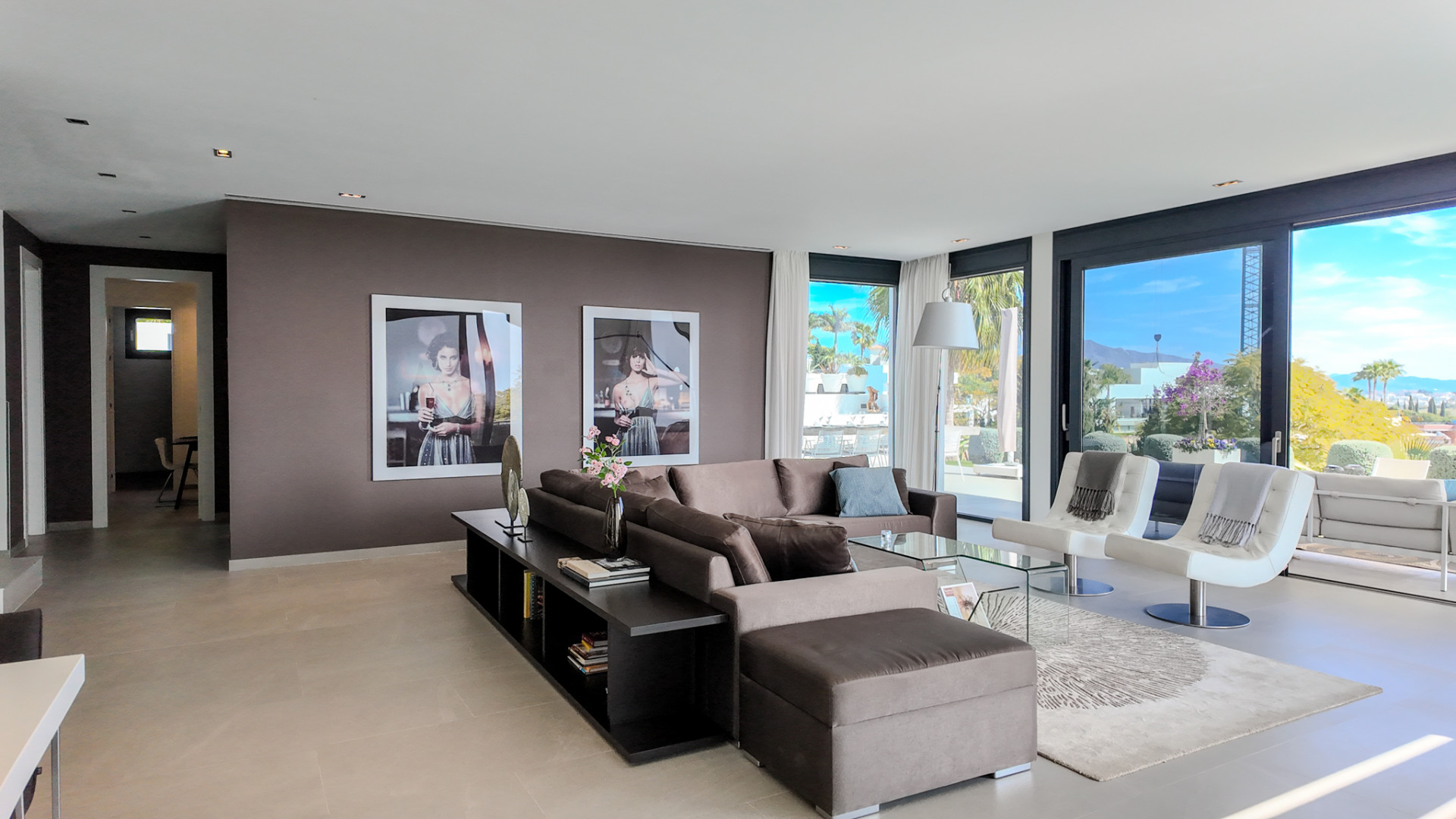 Fantastic south facing, four bedroom contemporary villa in the heart of the exclusive golf resort Los Flamingos