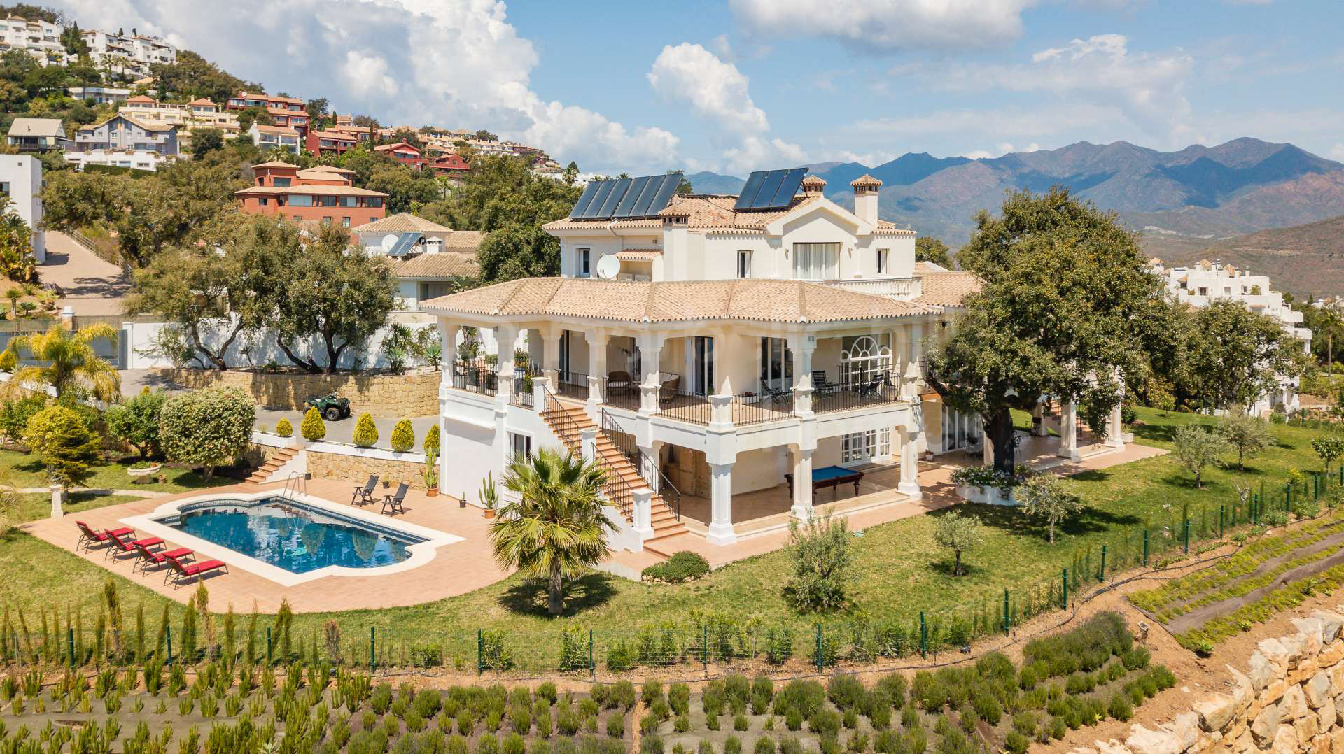 Luxurious Renovated Villa in La Mairena, Marbella East