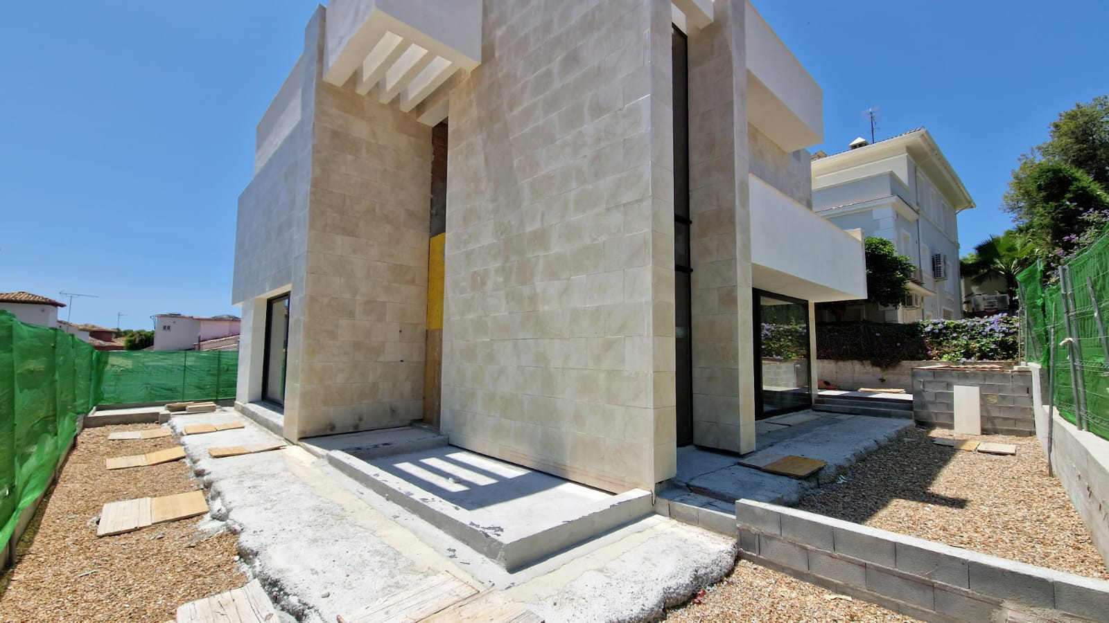 Unfinished Villa in Nueva Andalucia