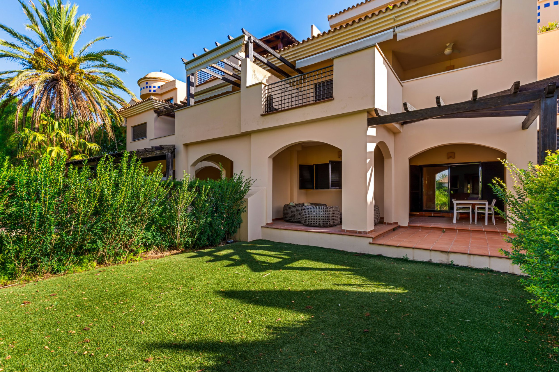 Spacious two bedroom apartment in Las Mimosas - an exclusive gated community located within walking distance of Puerto Banús