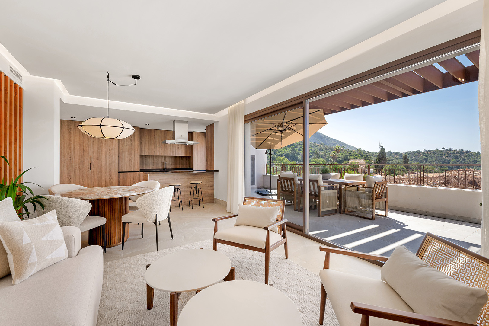 Modern three bedroom duplex penthouse with panoramic views in Istan.