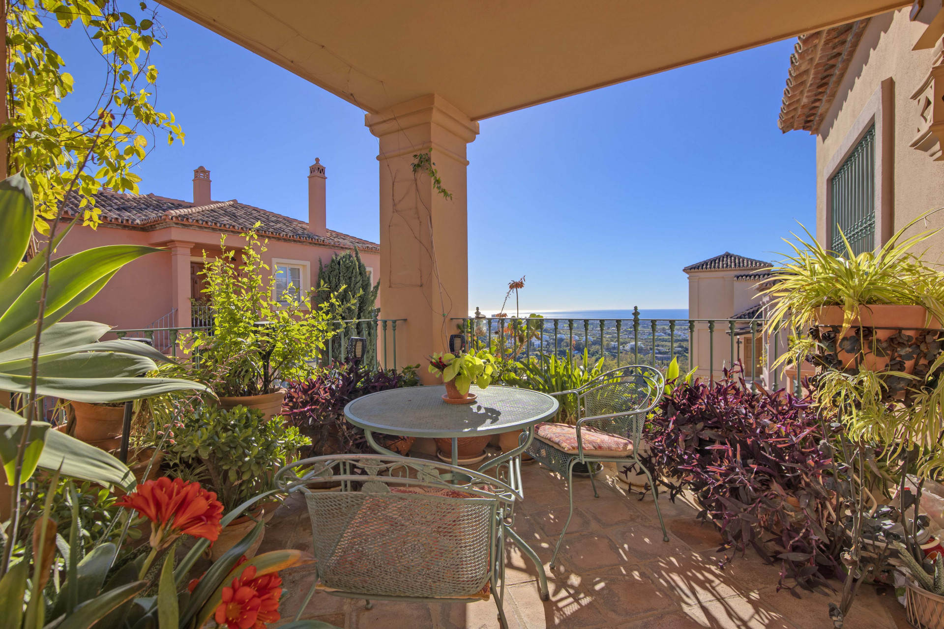 Beautiful South-Facing  Two Bedroom Penthouse with Panoramic Sea Views in Monte Halcones.