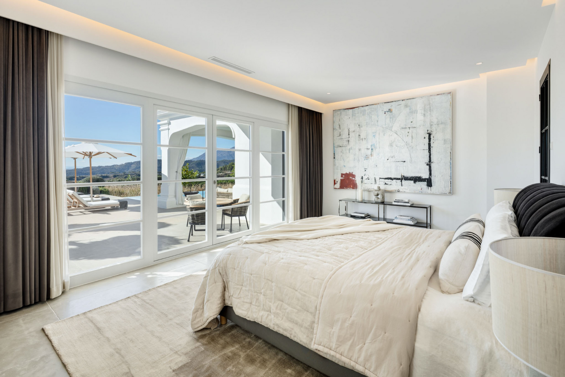 Elegant south-facing, seven bedroom villa located in Marbella Club golf resort, Benahavis.