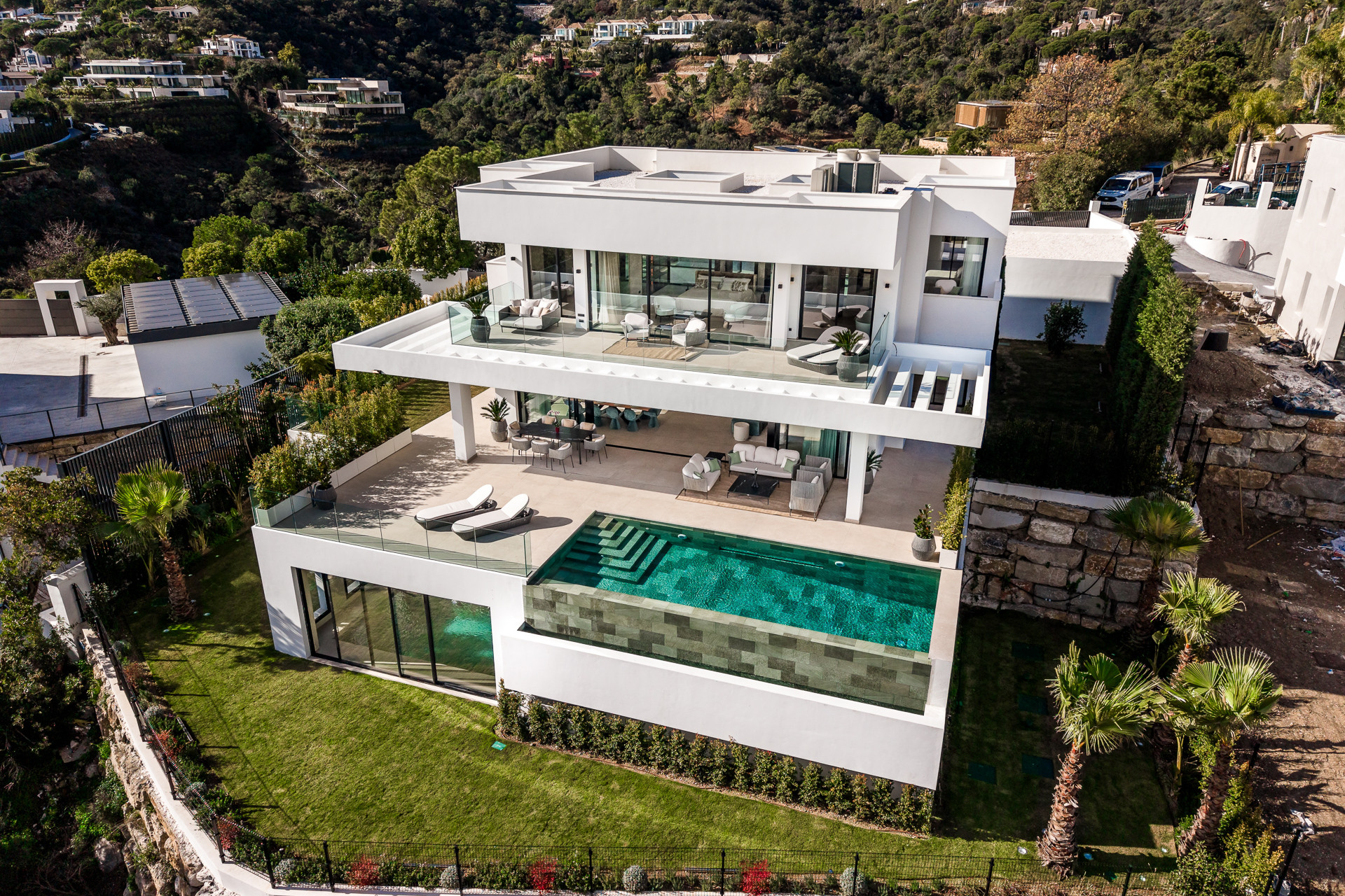 Exquisite contemporary six bedroom, south-facing, villa with panoramic sea views in Madroñal, Benahavis