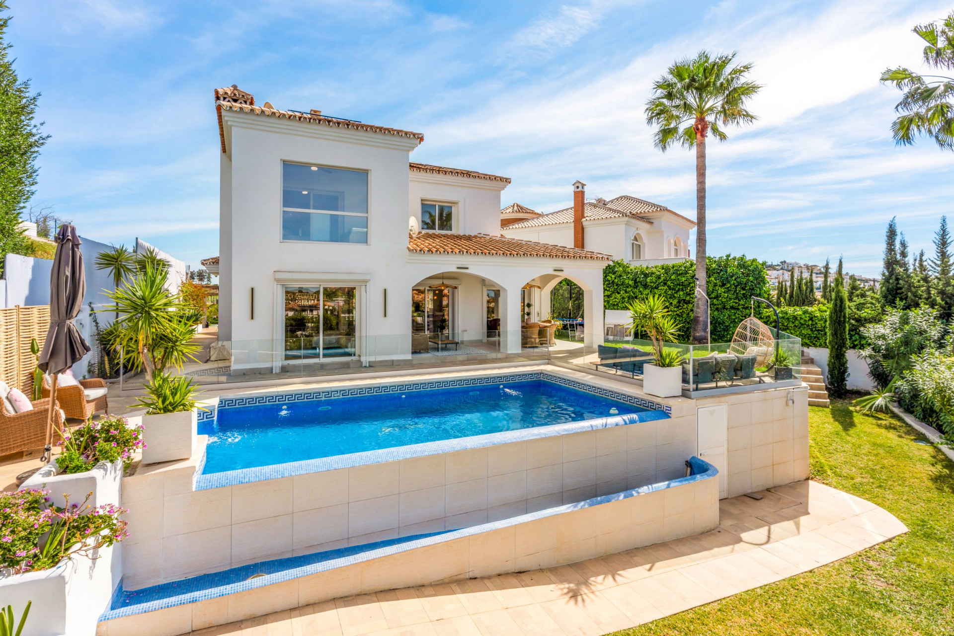 Villa de tres dormitorios con orientación sur oeste, situada en Riviera del Sol, Mijas Costa