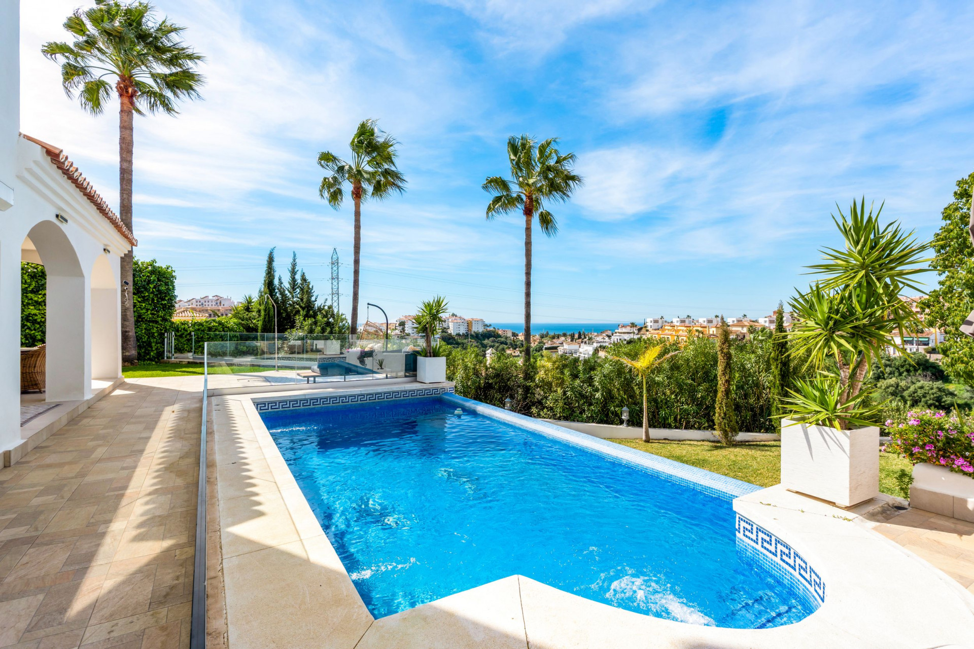 Villa de tres dormitorios con orientación sur oeste, situada en Riviera del Sol, Mijas Costa