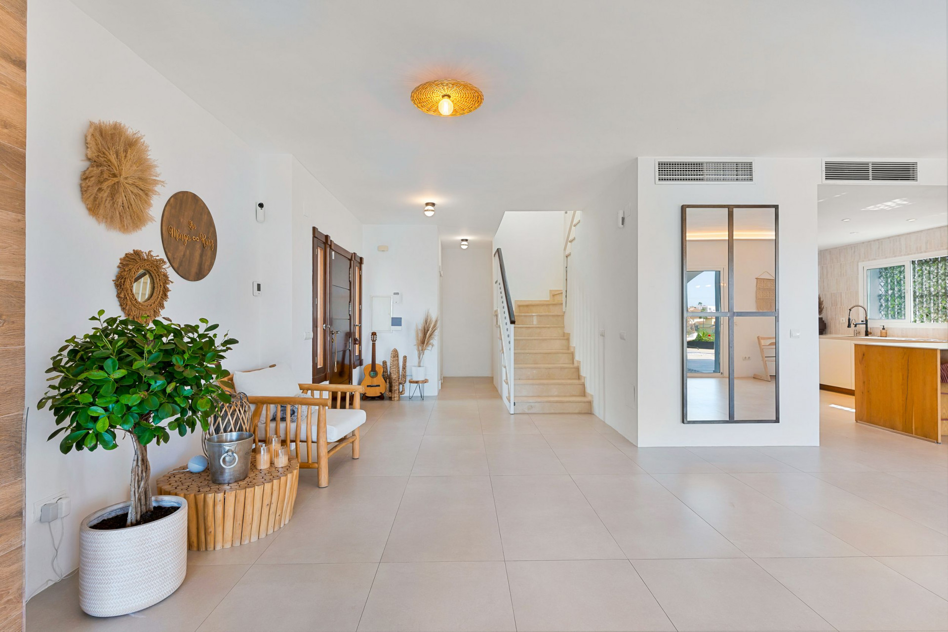 Villa de tres dormitorios con orientación sur oeste, situada en Riviera del Sol, Mijas Costa