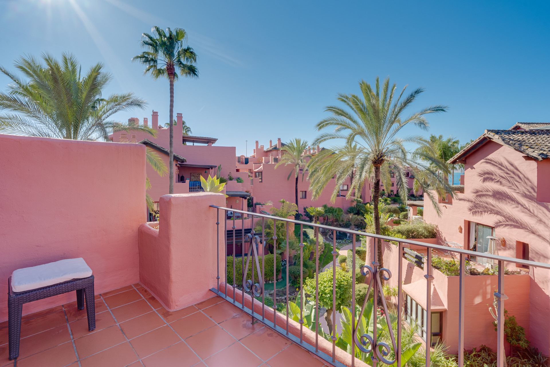 Fantastic south west facing three-bedroom duplex penthouse located in the prestigious gated beachfront community of Menara Beach, Estepona