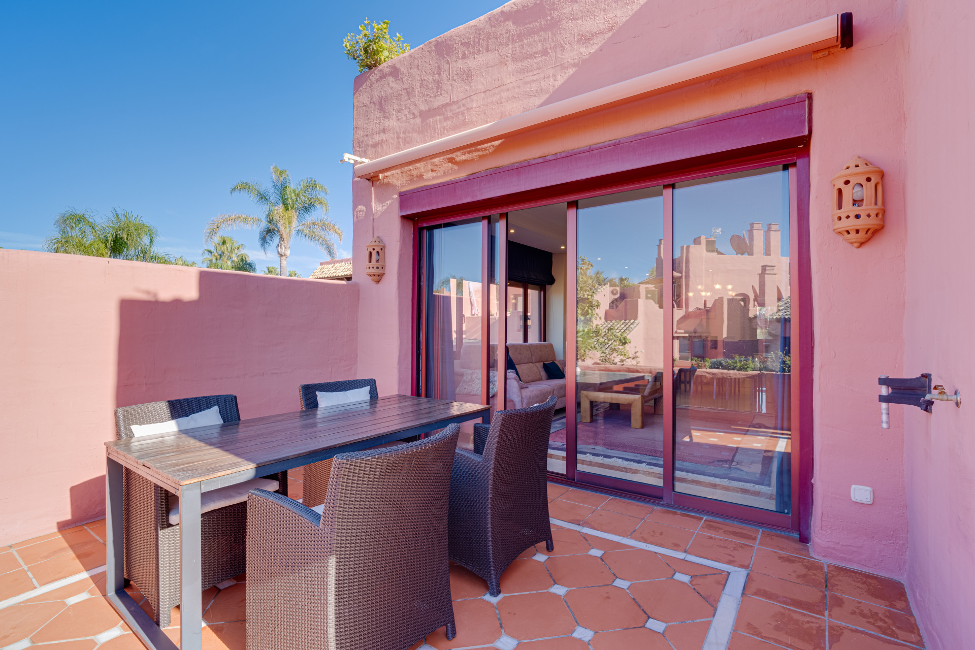 Fantastic south west facing three-bedroom duplex penthouse located in the prestigious gated beachfront community of Menara Beach, Estepona