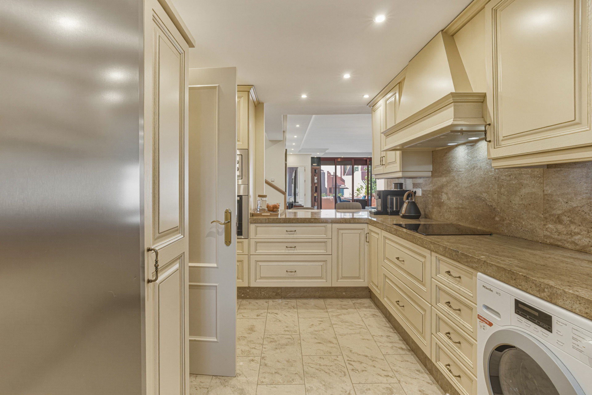 Fantastic south west facing three-bedroom duplex penthouse located in the prestigious gated beachfront community of Menara Beach, Estepona