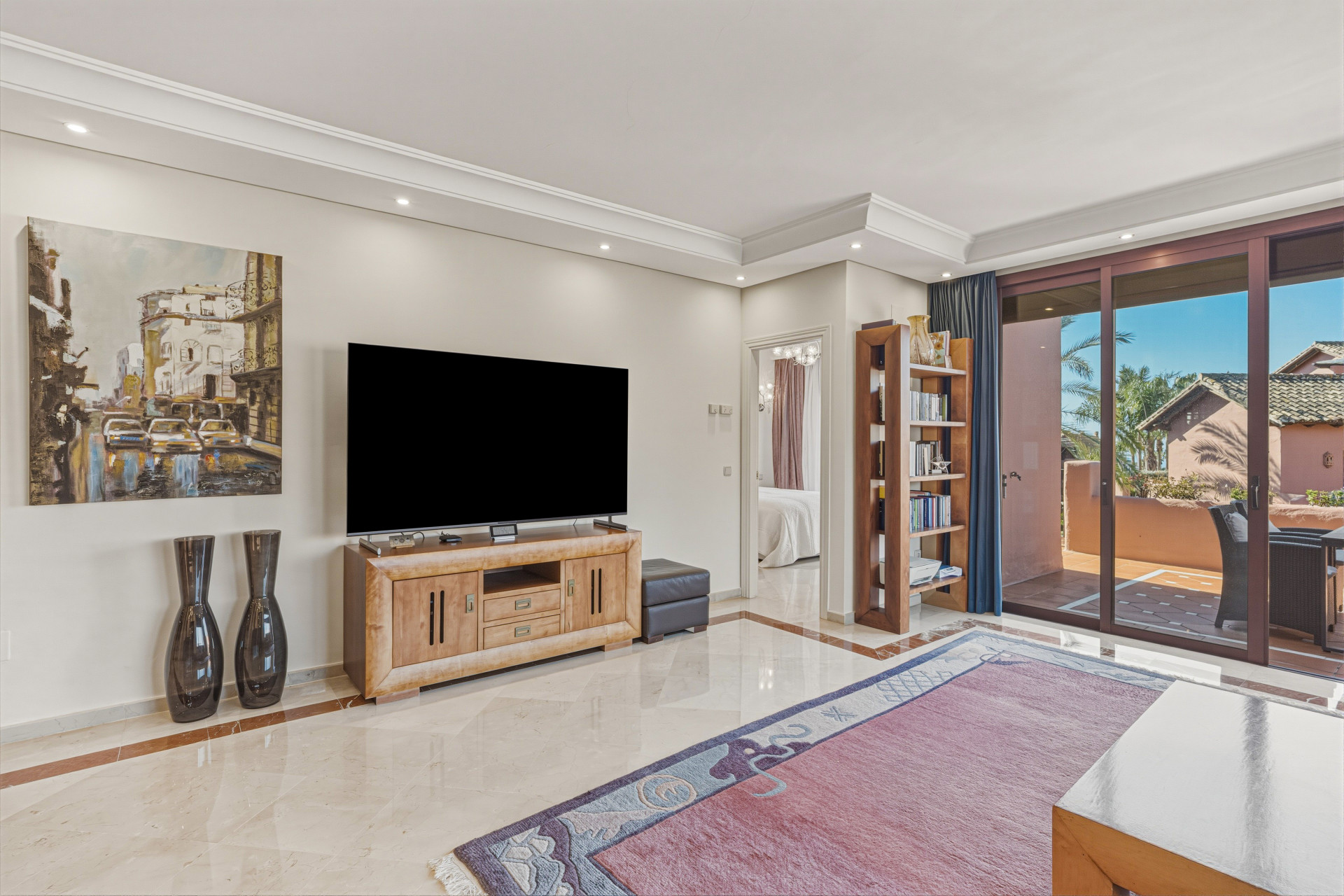 Fantastic south west facing three-bedroom duplex penthouse located in the prestigious gated beachfront community of Menara Beach, Estepona