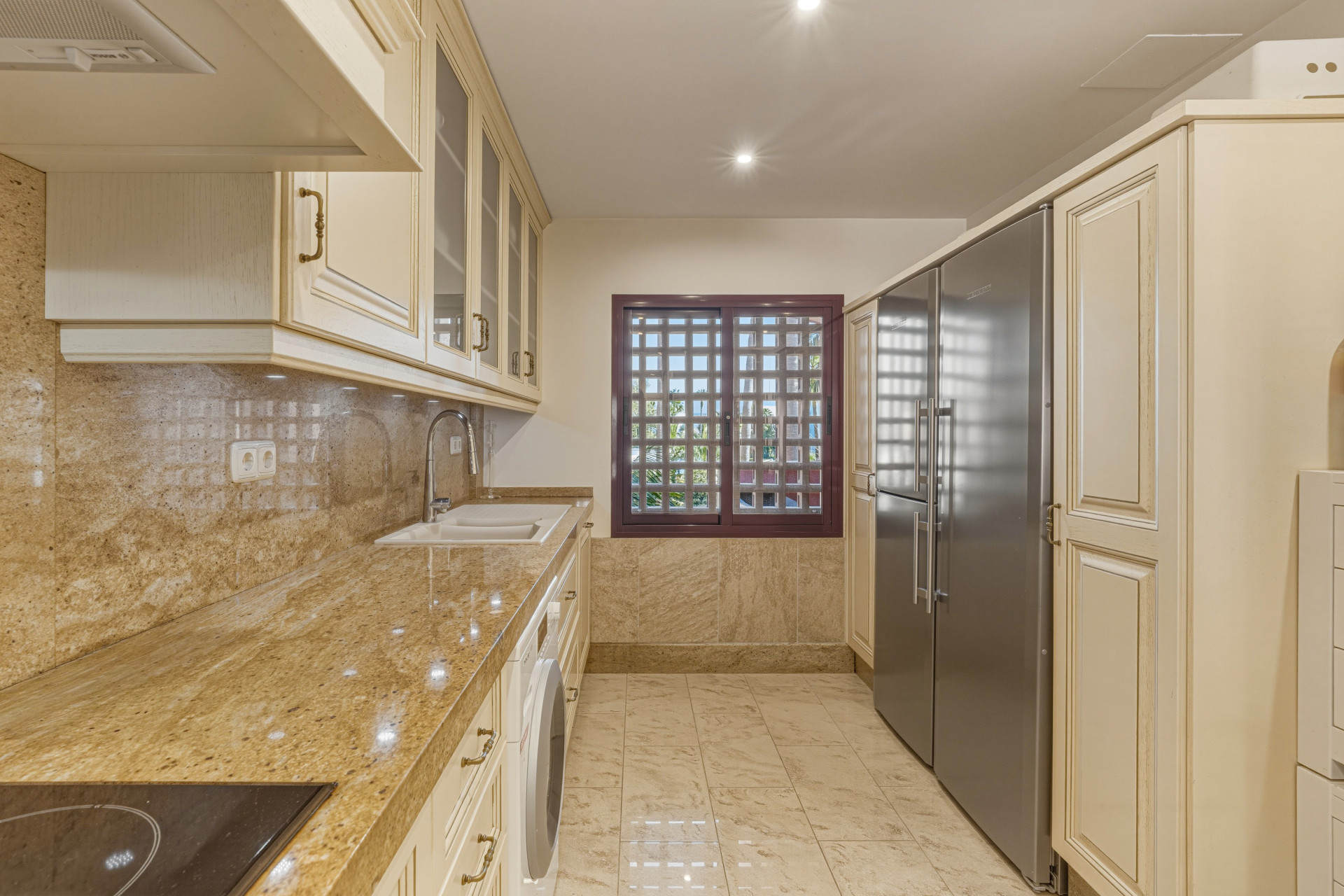 Fantastic south west facing three-bedroom duplex penthouse located in the prestigious gated beachfront community of Menara Beach, Estepona