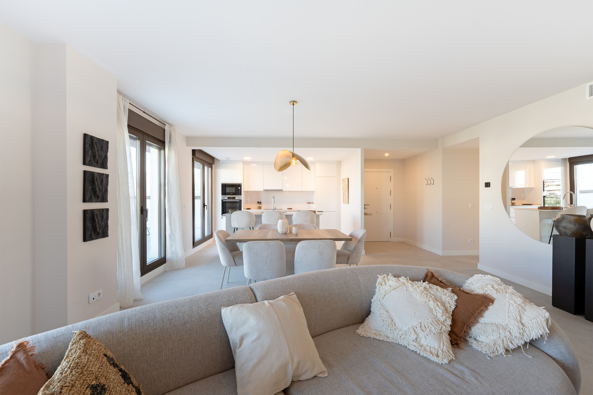 Contemporary three bedroom penthouse with panoramic views in Las Mesas, Estepona