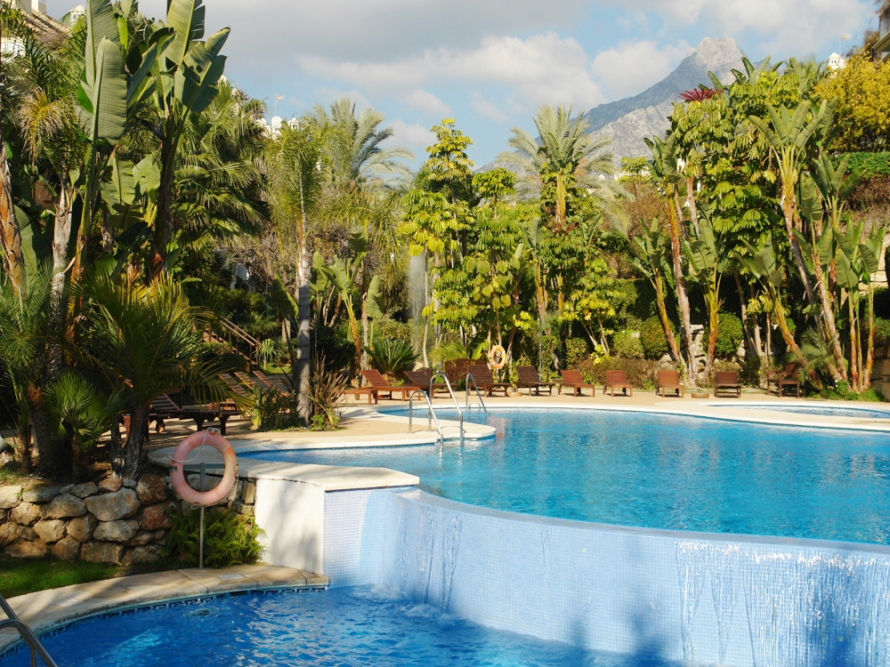 Spacious two bedroom apartment located within the prestigious Lomas del Rey community on Marbella’s iconic Golden Mile