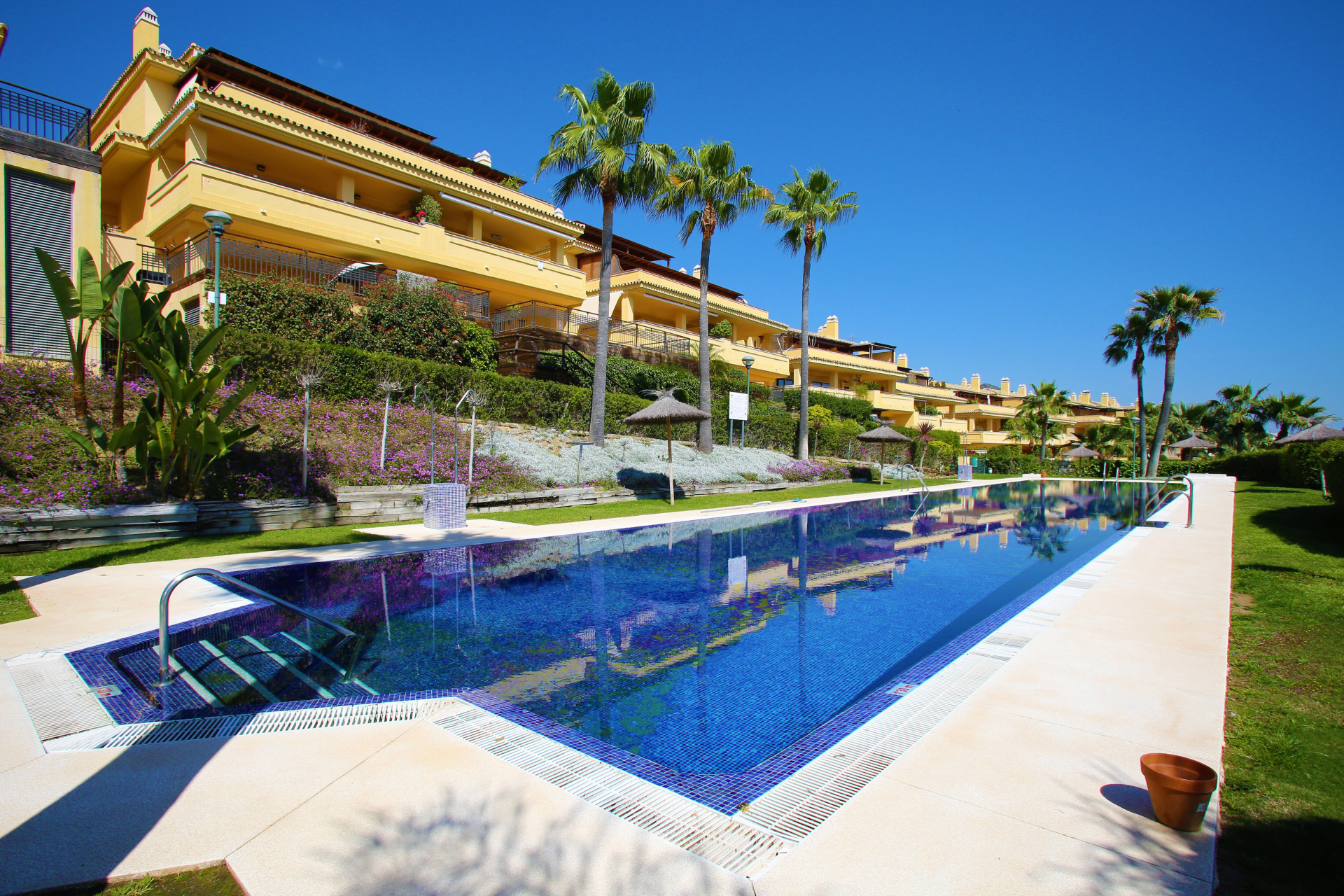 Beautiful, three bedroom ground floor apartment located in the exclusive Condado de Sierra Blanca area of Marbella