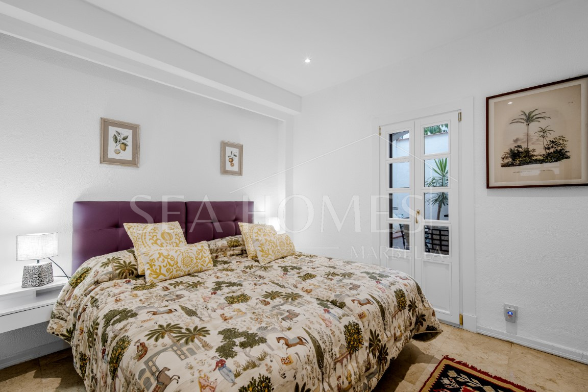 Wonderful three bedroom ground floor apartment in the exceptional gated community of Señorio de Marbella