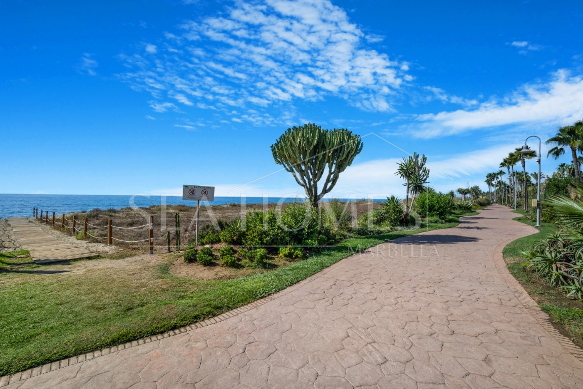 Beautiful three bedroom, south facing apartment in the gated beachfront community of Costalita, Estepona