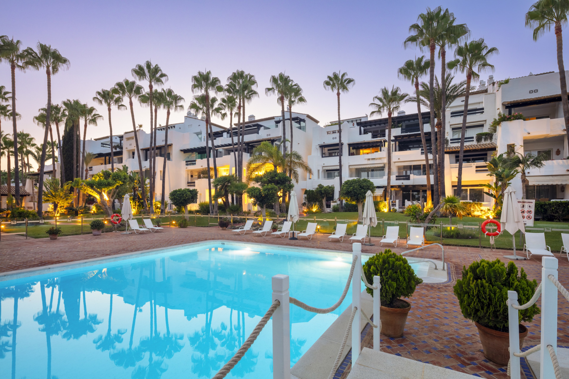 Stunning three bedroom ground floor apartment in Puente Romano