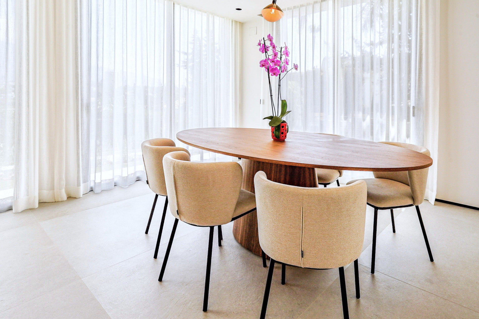 Beautiful five bedroom villa with views of La Concha Mountain in Nueva Andalucía, Marbella