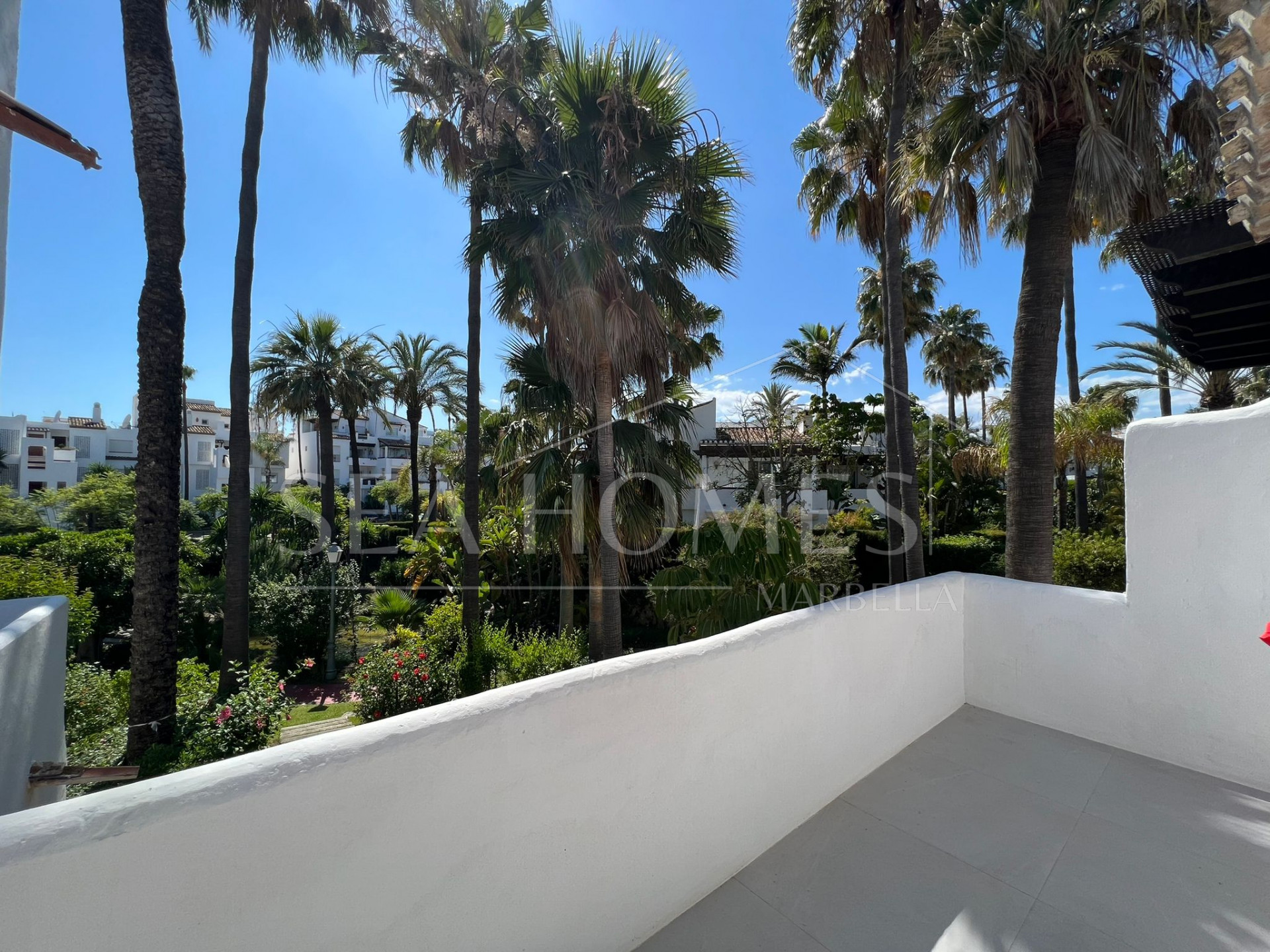 Spectacular three bedroom townhouse located in the very sought after beachside community Villas de Costalita
